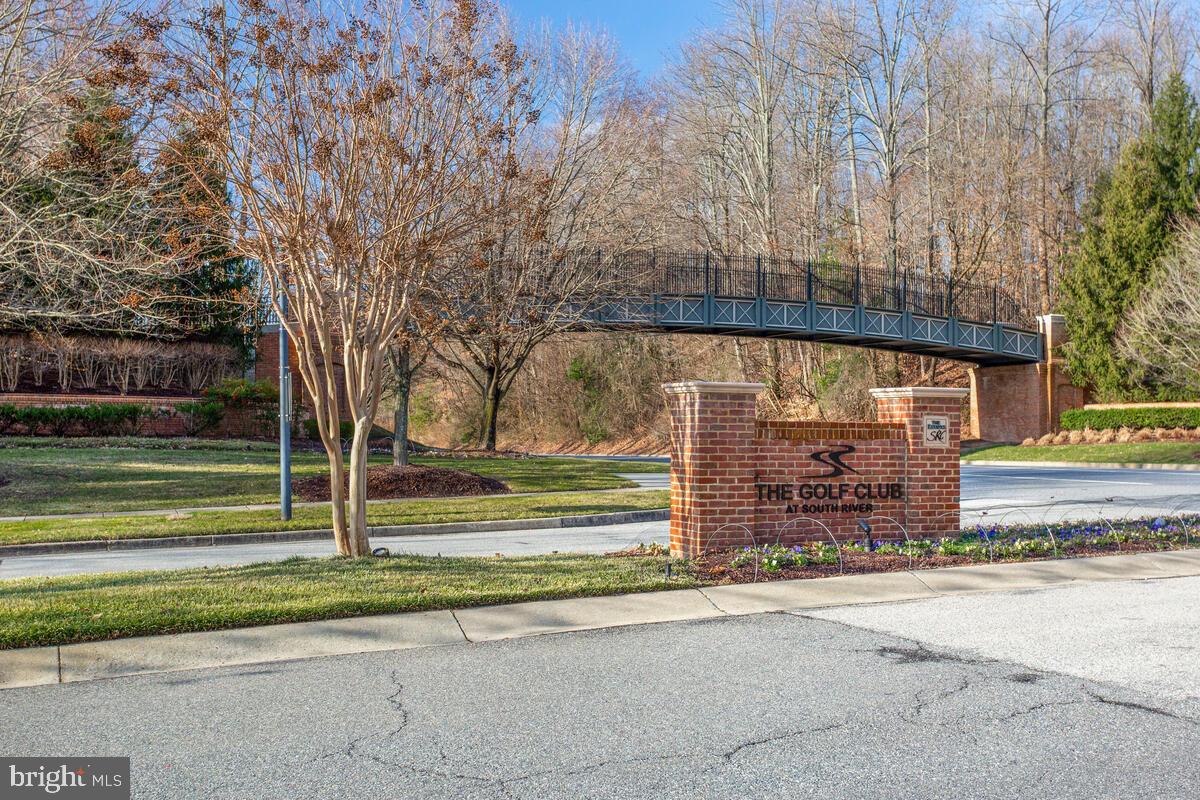 SOUTH RIVER COLONY - Residential