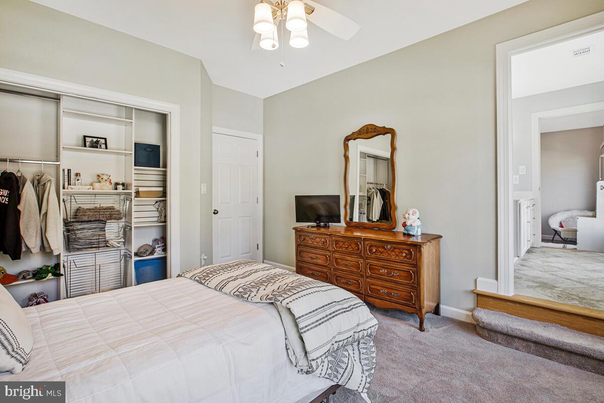 SOUTH RIVER COLONY - Residential