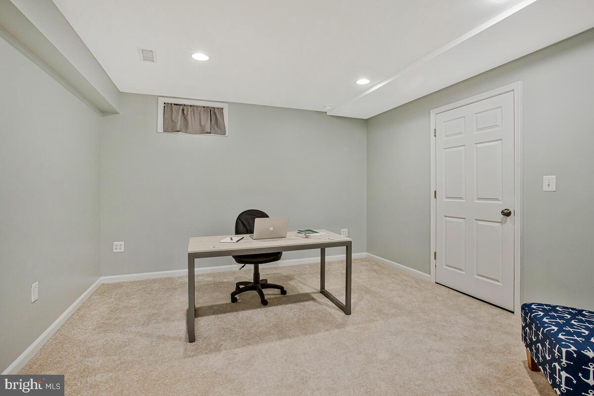 SOUTH RIVER COLONY - Residential