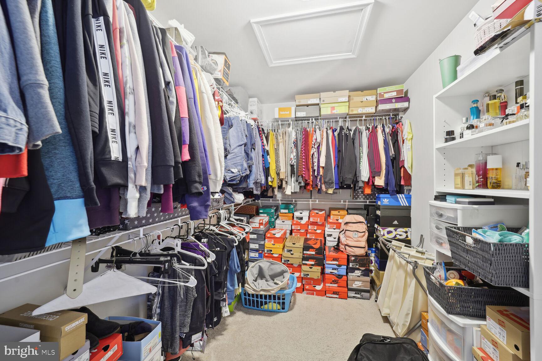 BROAD CREEK HOLLOW - Residential