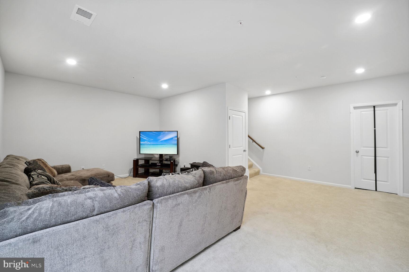 BROAD CREEK HOLLOW - Residential