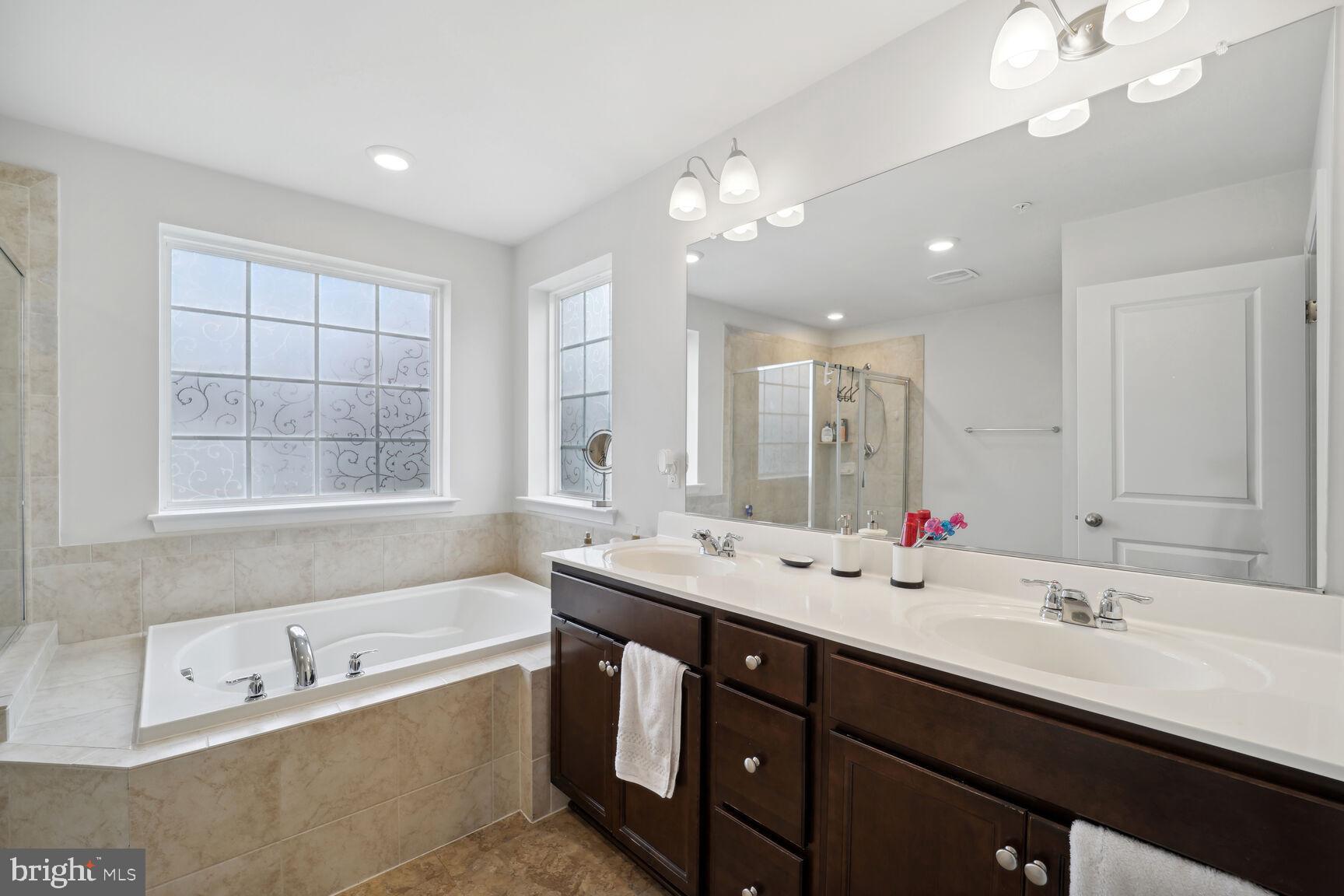 BROAD CREEK HOLLOW - Residential