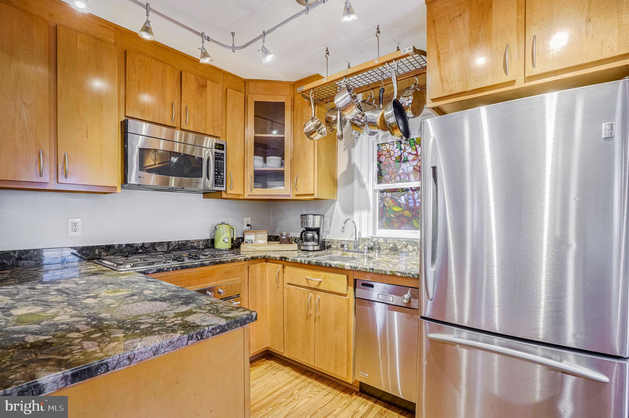 SUNNYSIDE - Residential