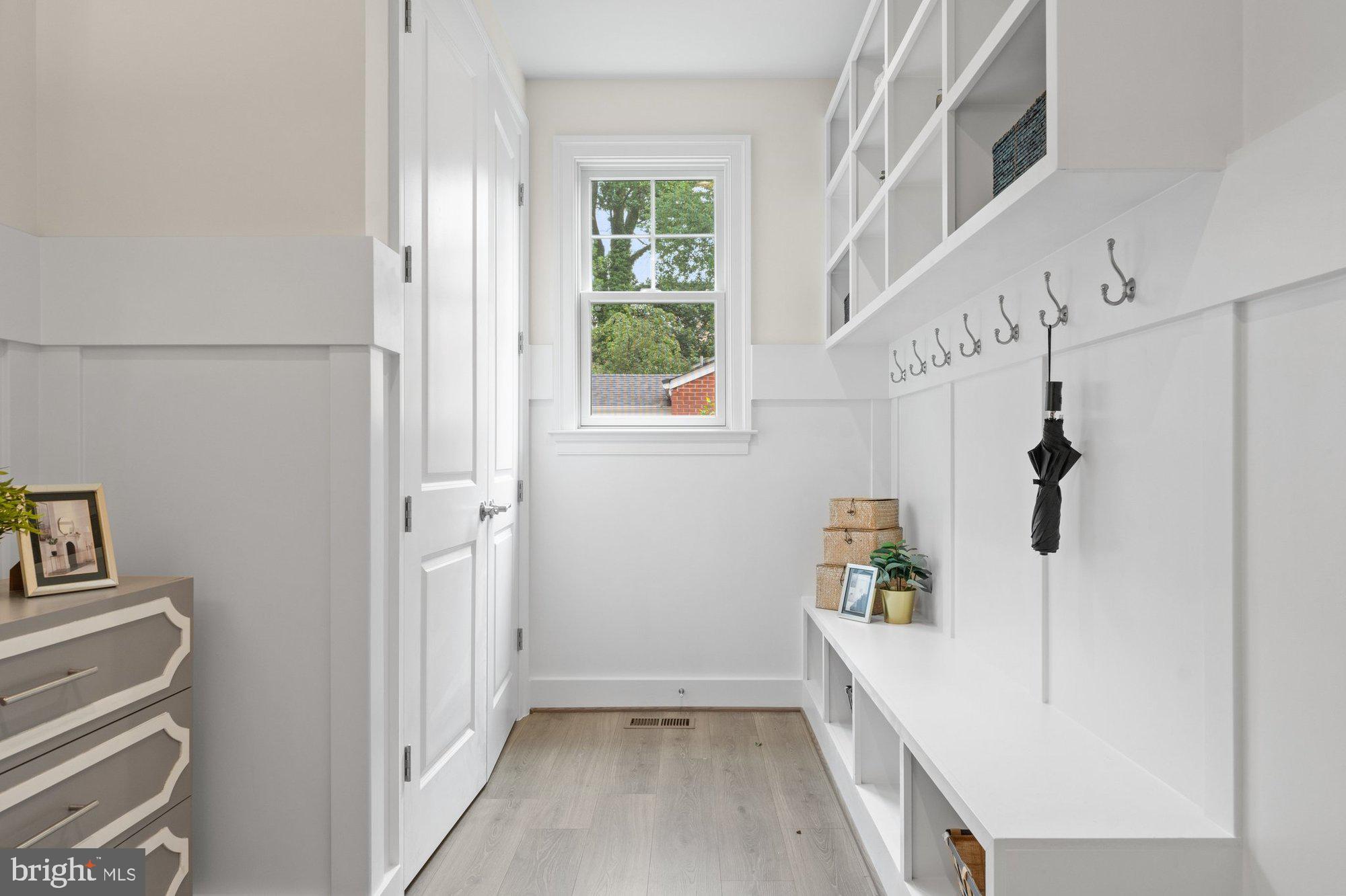 VIENNA HILLS - Residential