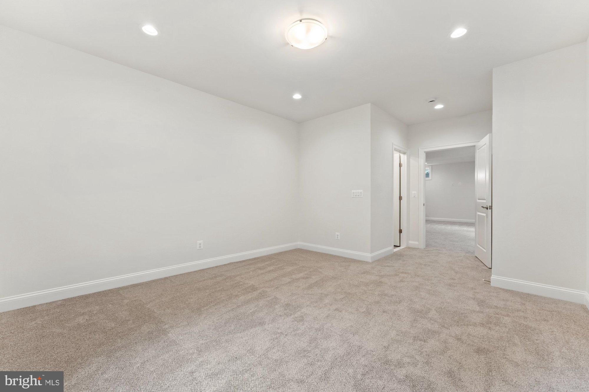 VIENNA HILLS - Residential