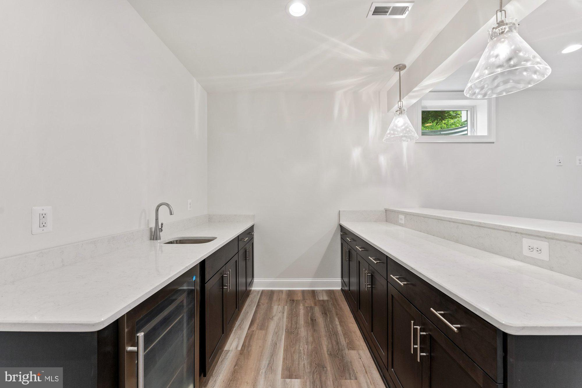 VIENNA HILLS - Residential