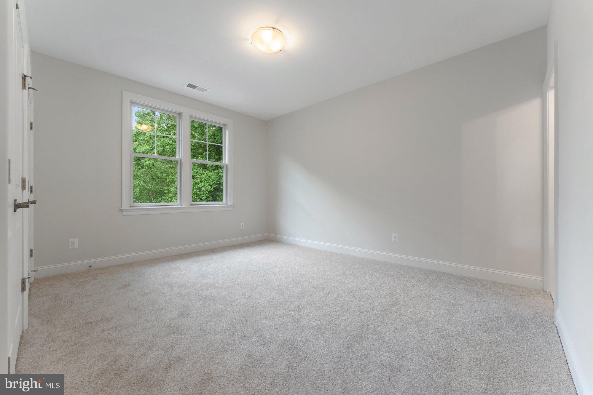 VIENNA HILLS - Residential