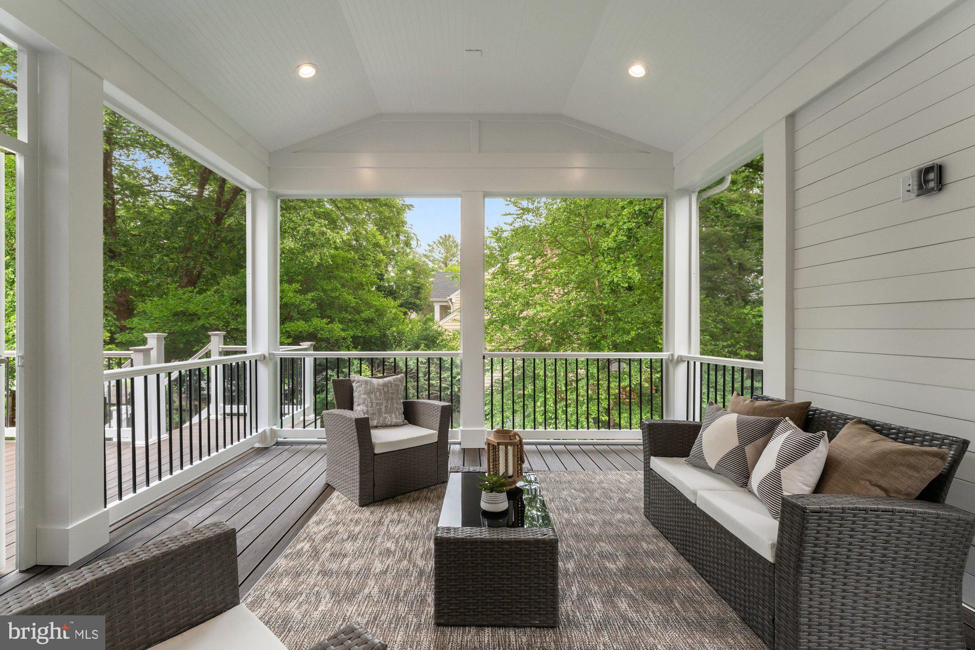 VIENNA HILLS - Residential