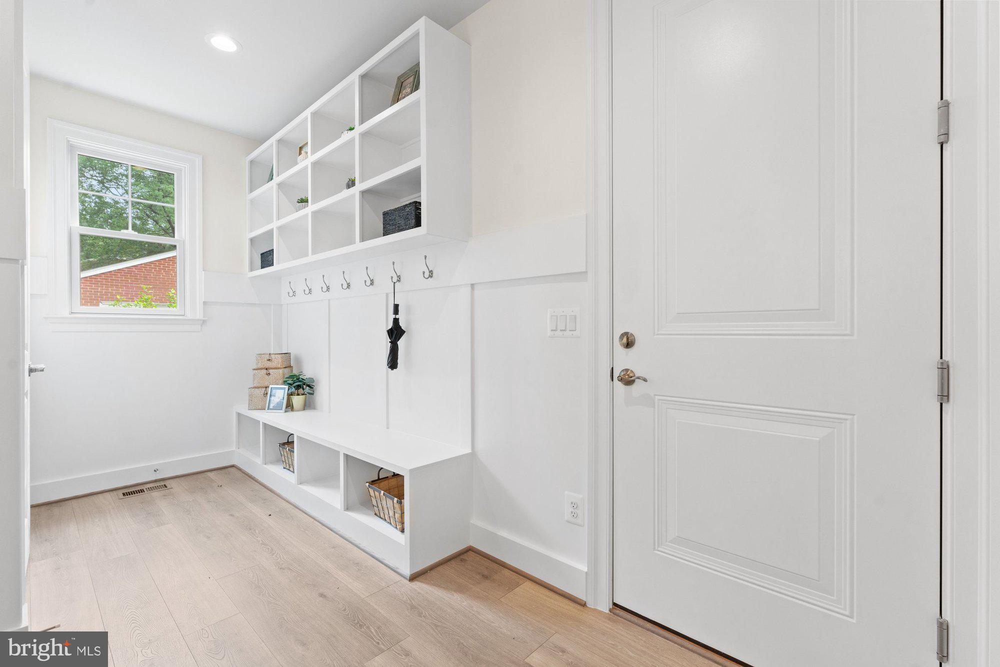 VIENNA HILLS - Residential