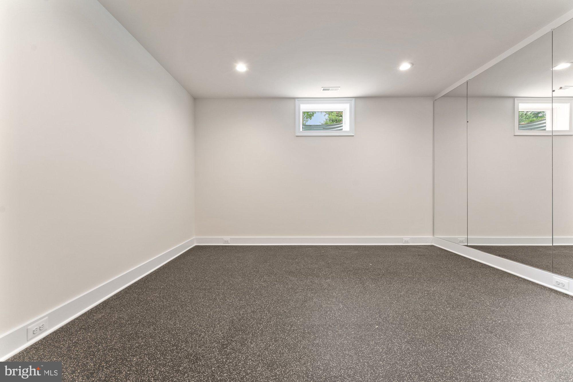 VIENNA HILLS - Residential