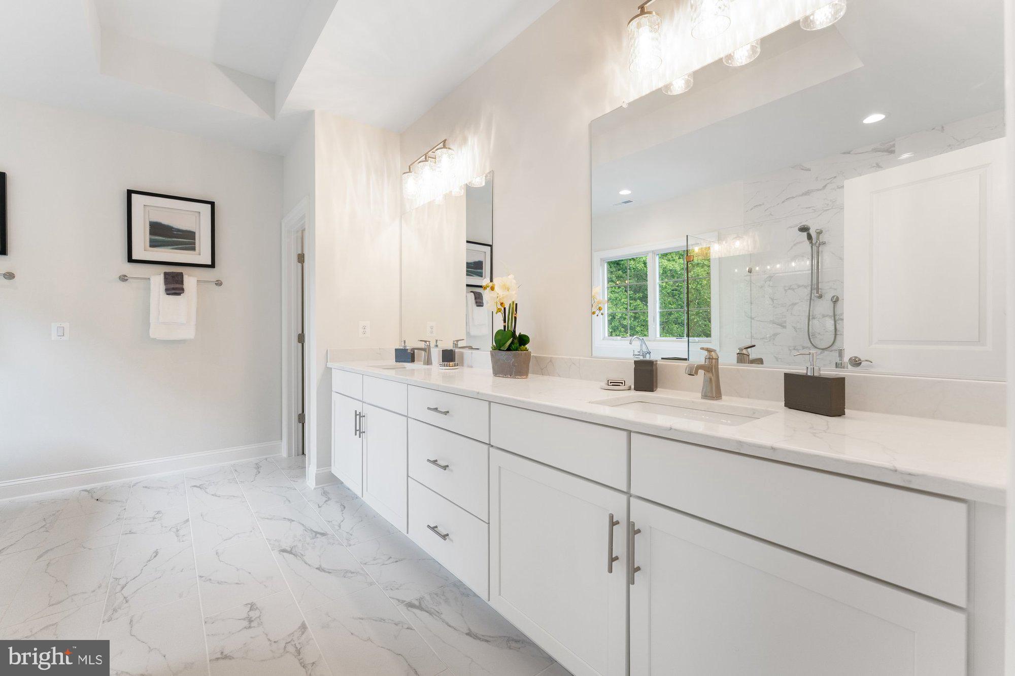 VIENNA HILLS - Residential