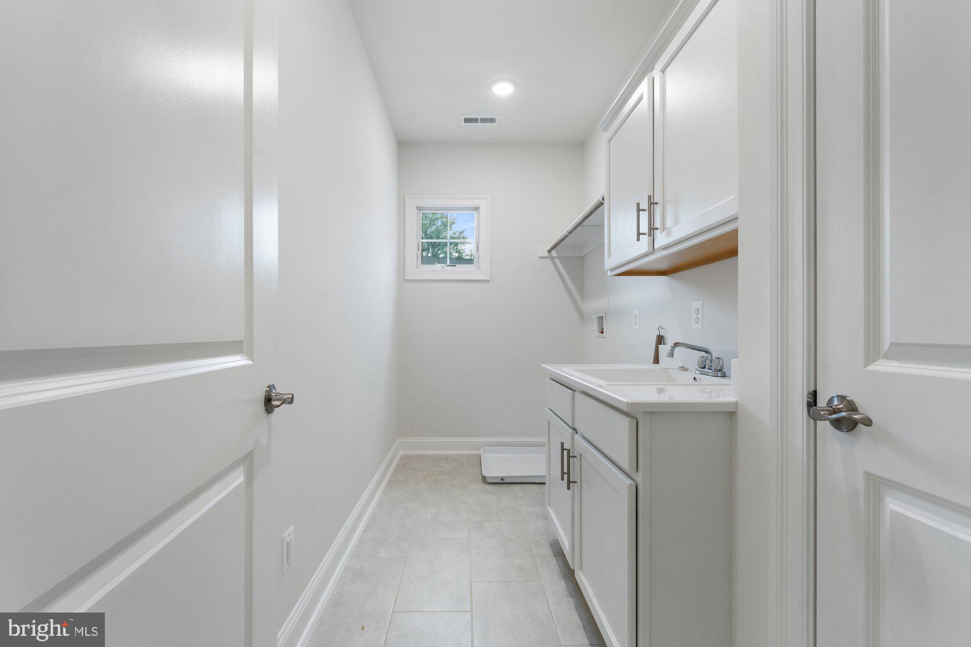 VIENNA HILLS - Residential