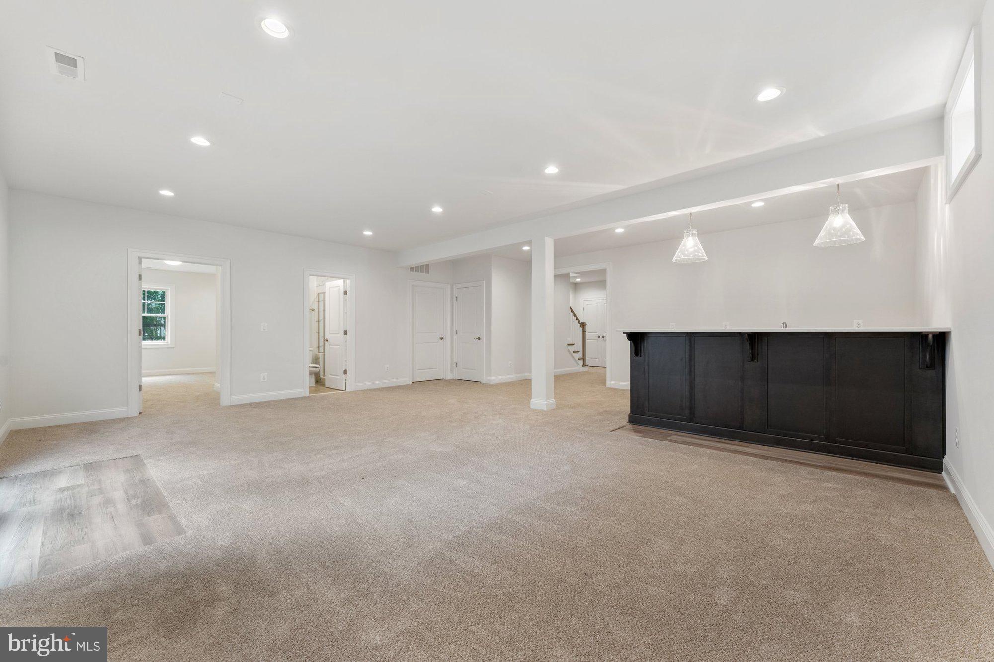 VIENNA HILLS - Residential