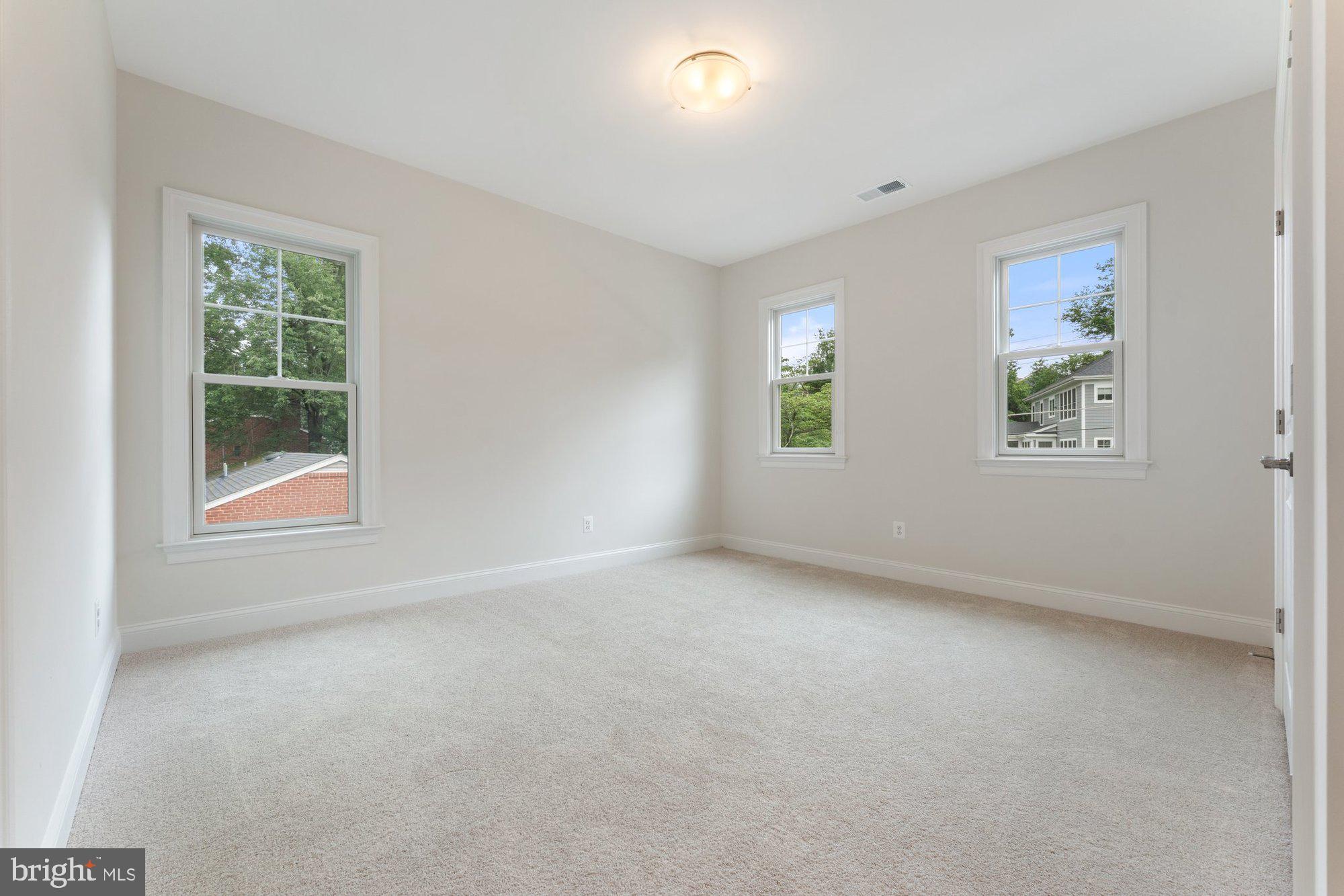 VIENNA HILLS - Residential