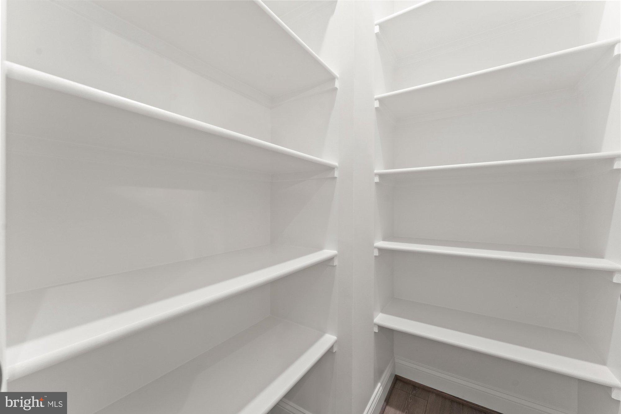 VIENNA HILLS - Residential