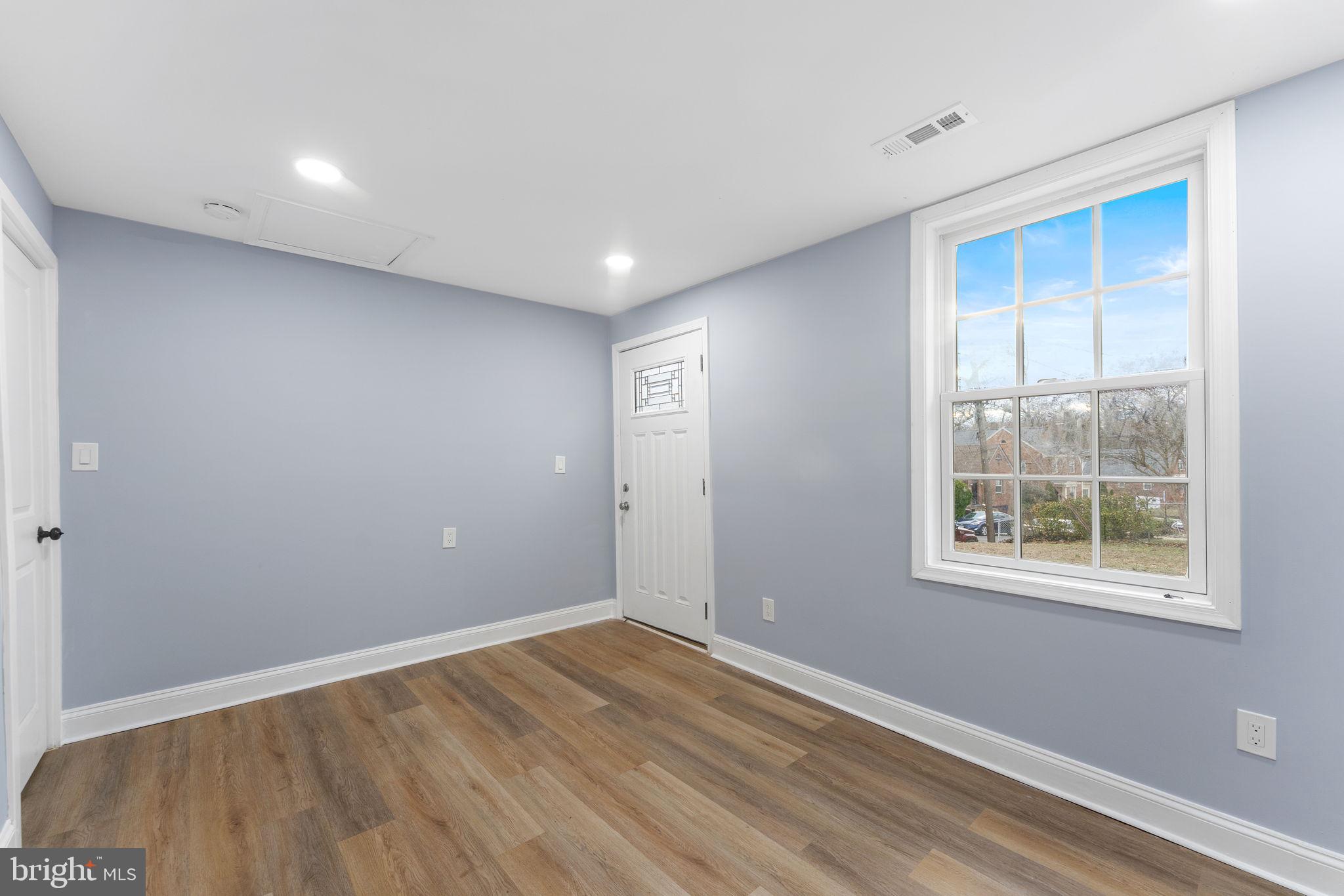 HYATTSVILLE - Residential