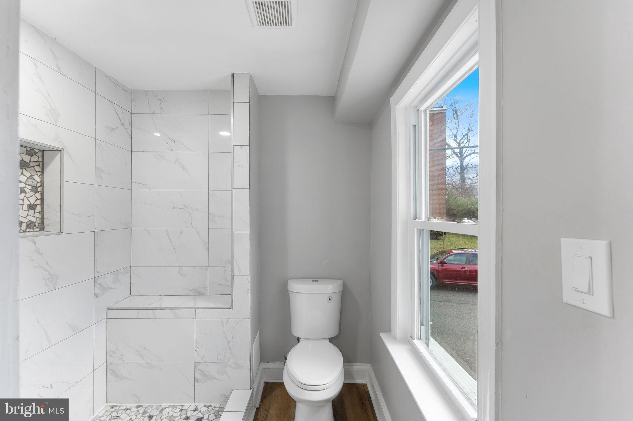 HYATTSVILLE - Residential