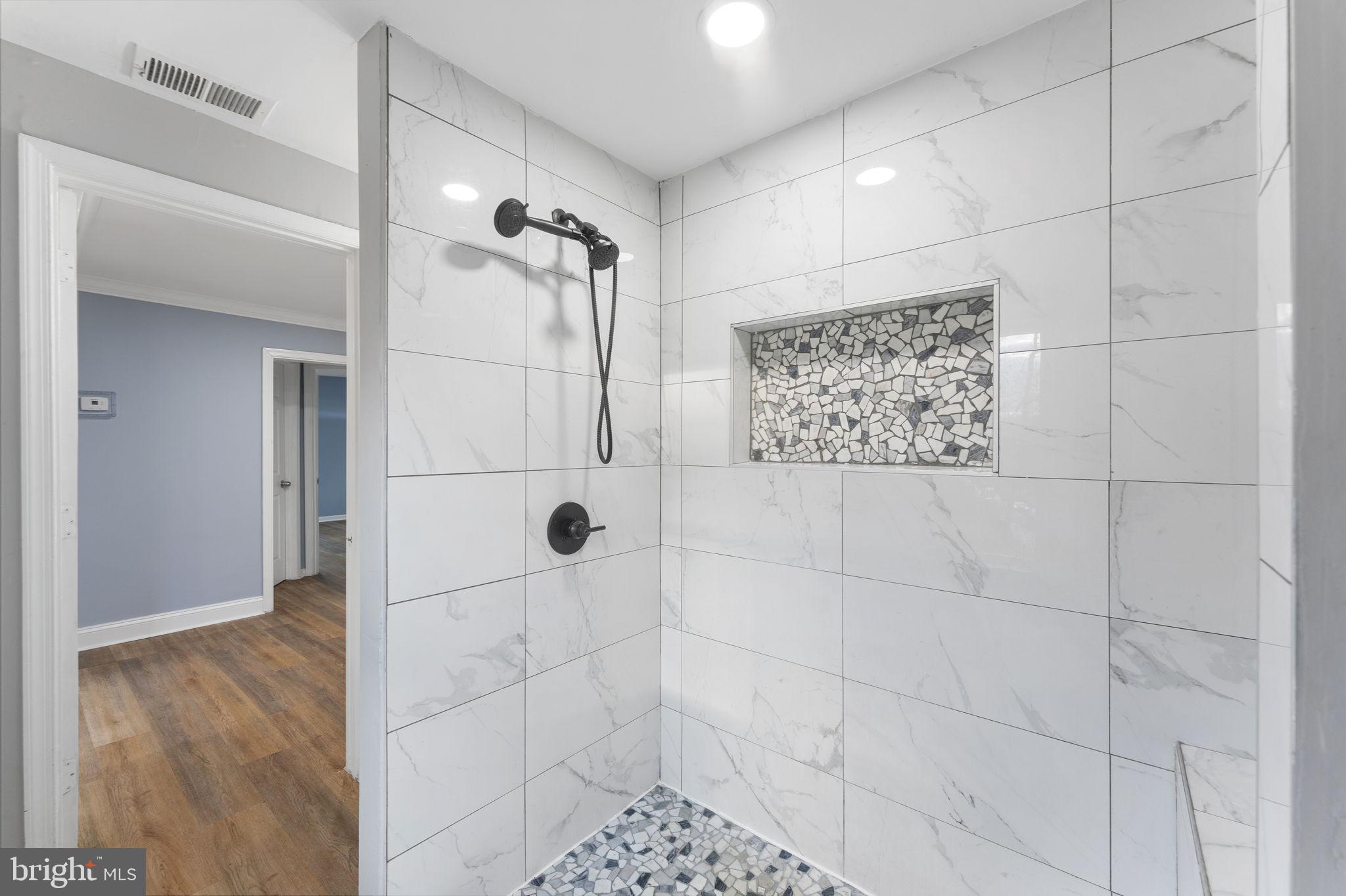 HYATTSVILLE - Residential