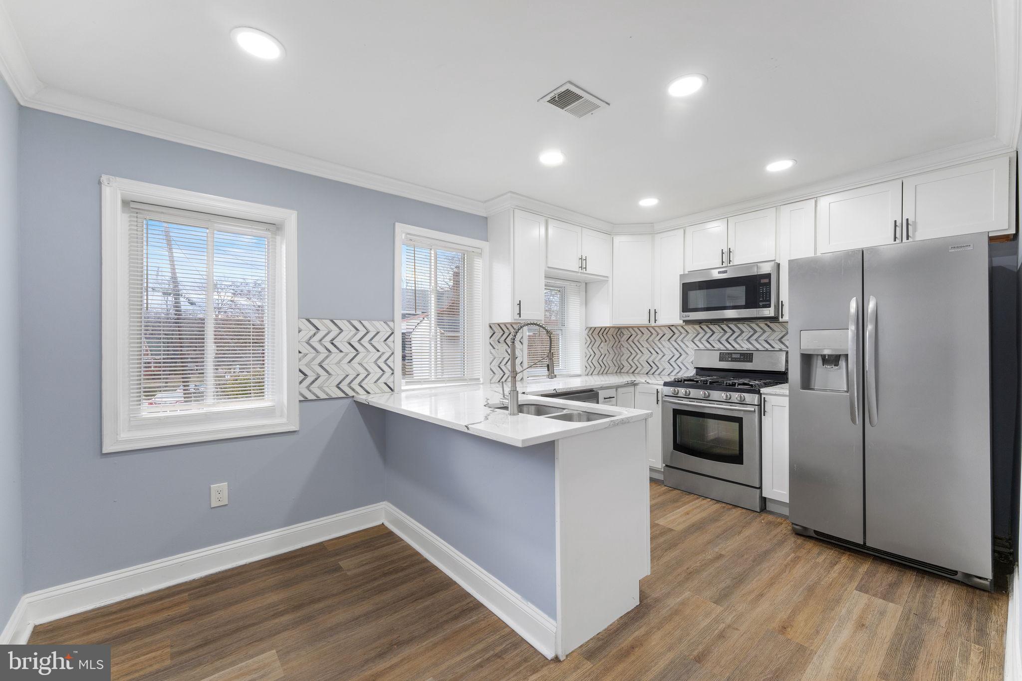 HYATTSVILLE - Residential