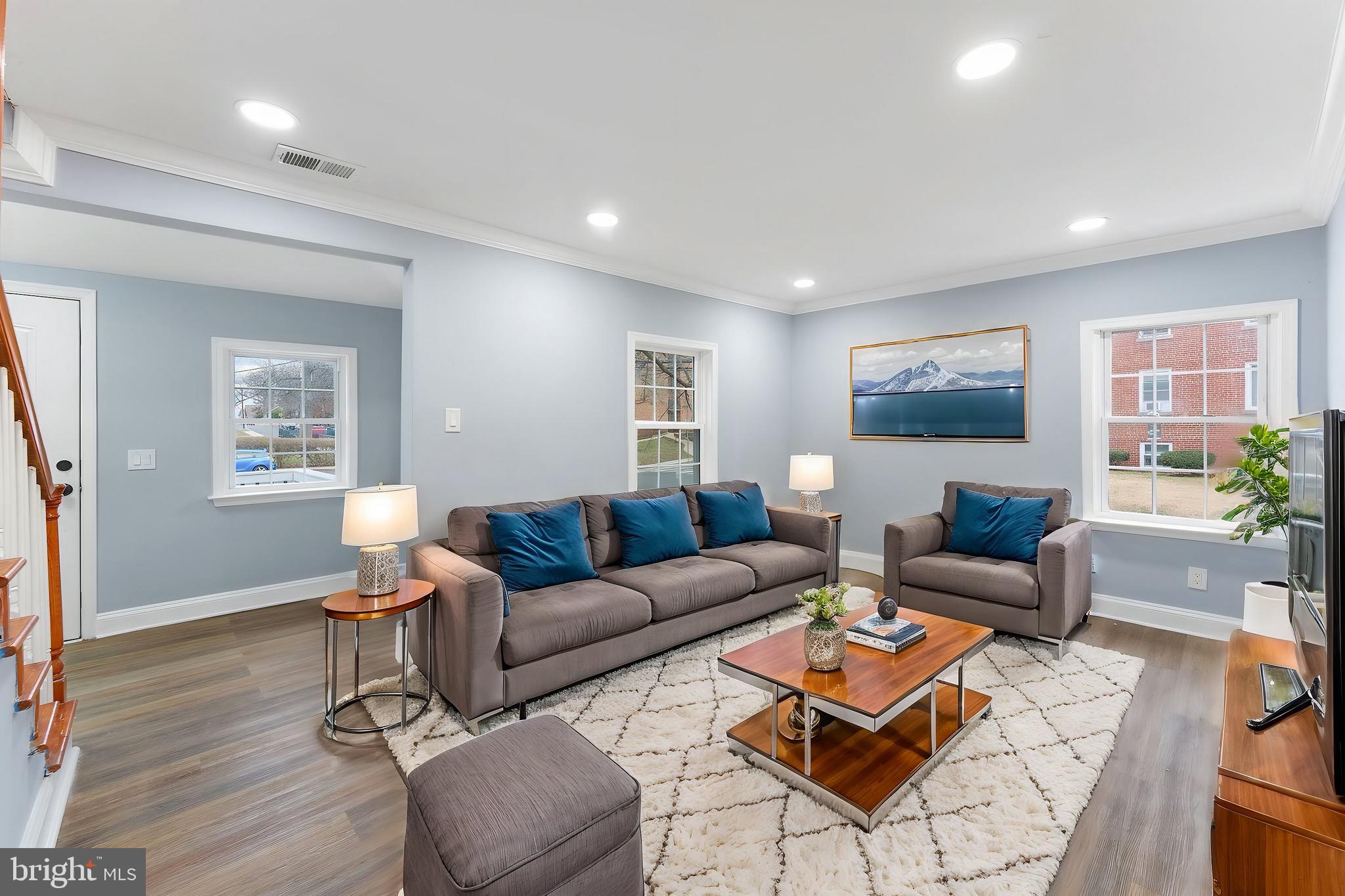 HYATTSVILLE - Residential