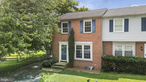 Townhouse For Sale - 8 Harvest Drive<br/> Chester County, THORNDALE, PA 19372
