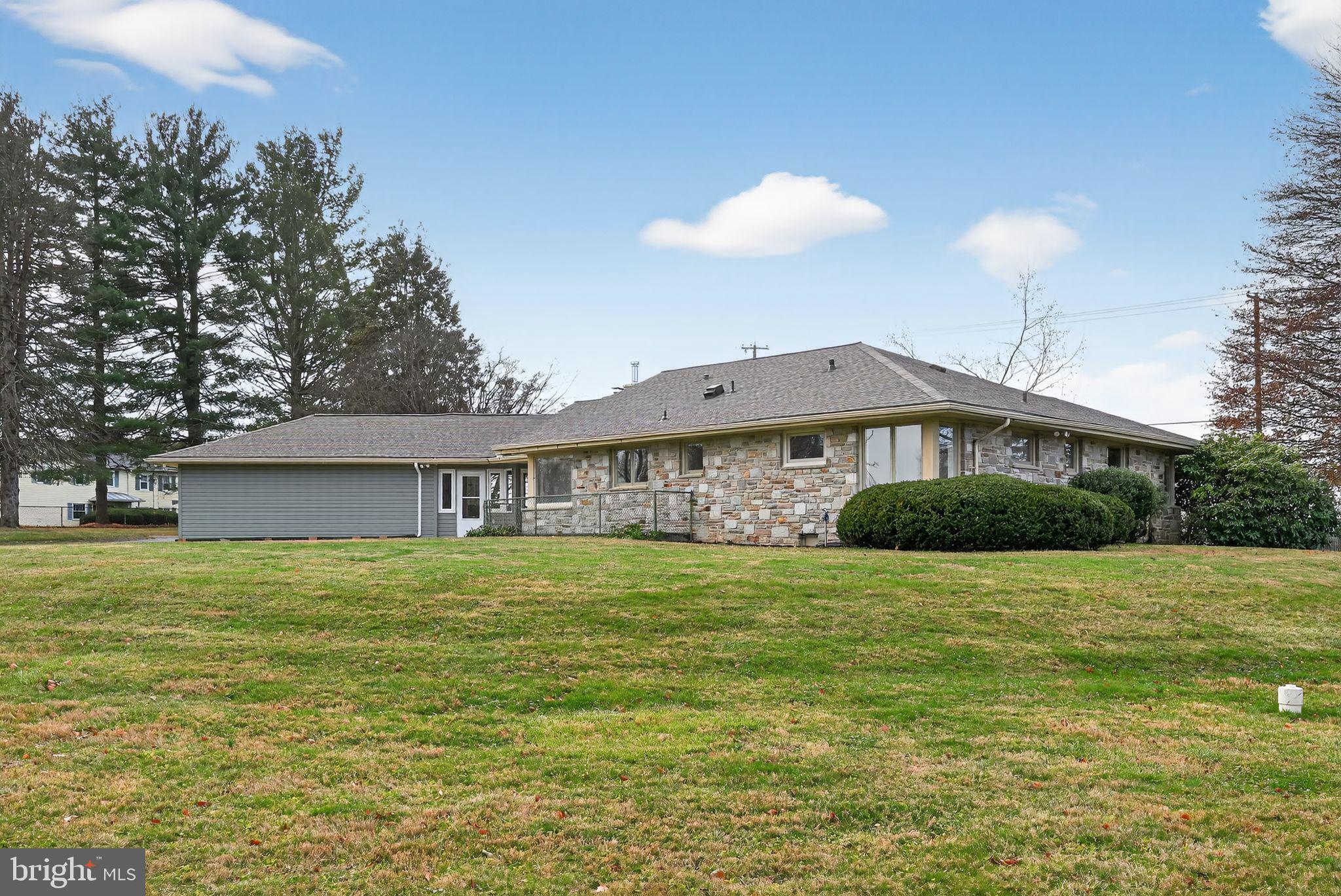 2112 OLD WESTMINSTER PIKE