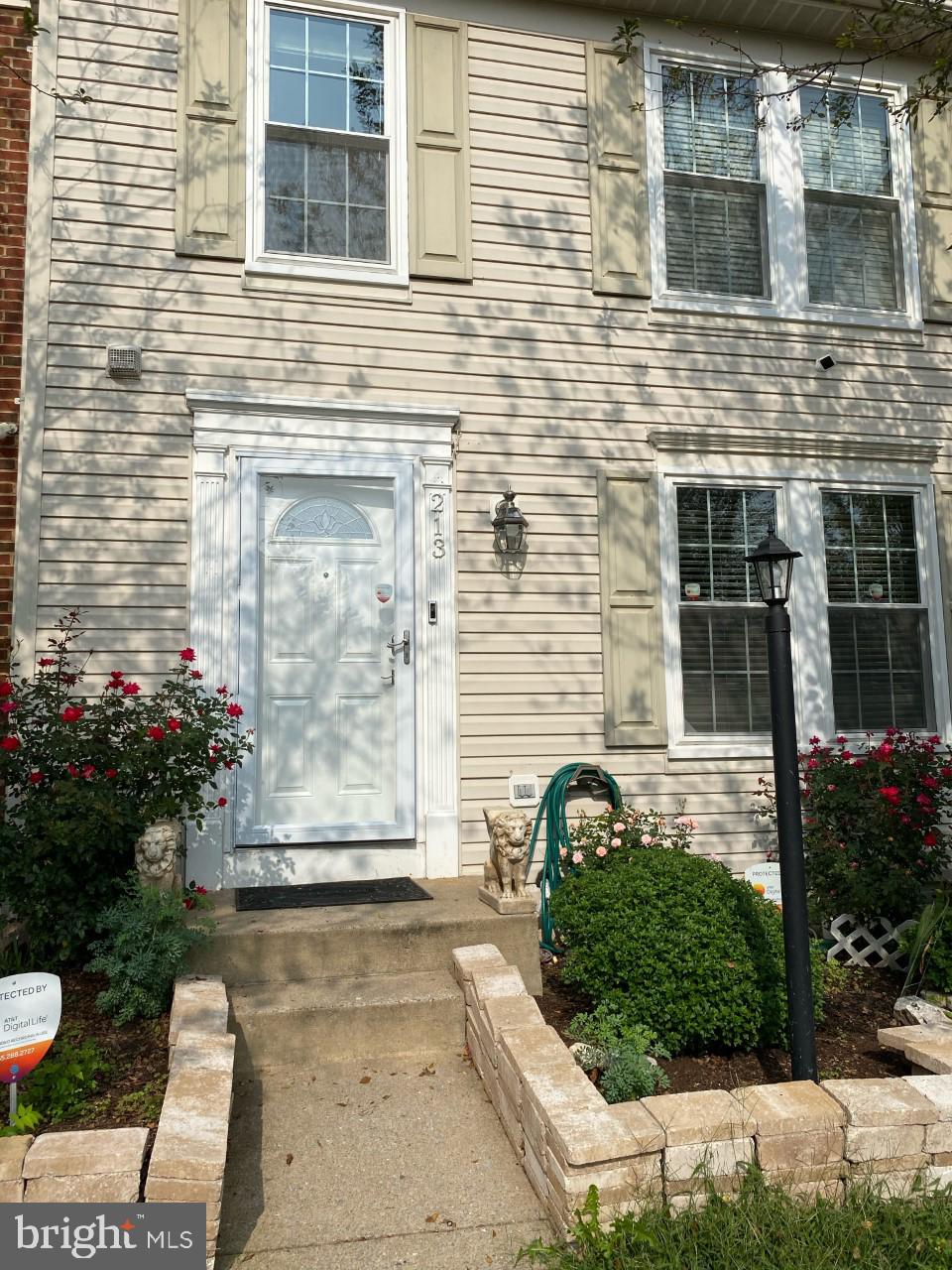 STRATFORD - Residential Lease