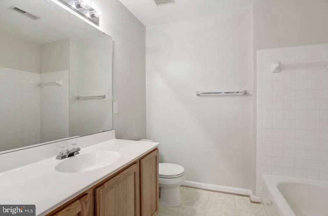 STRATFORD - Residential Lease