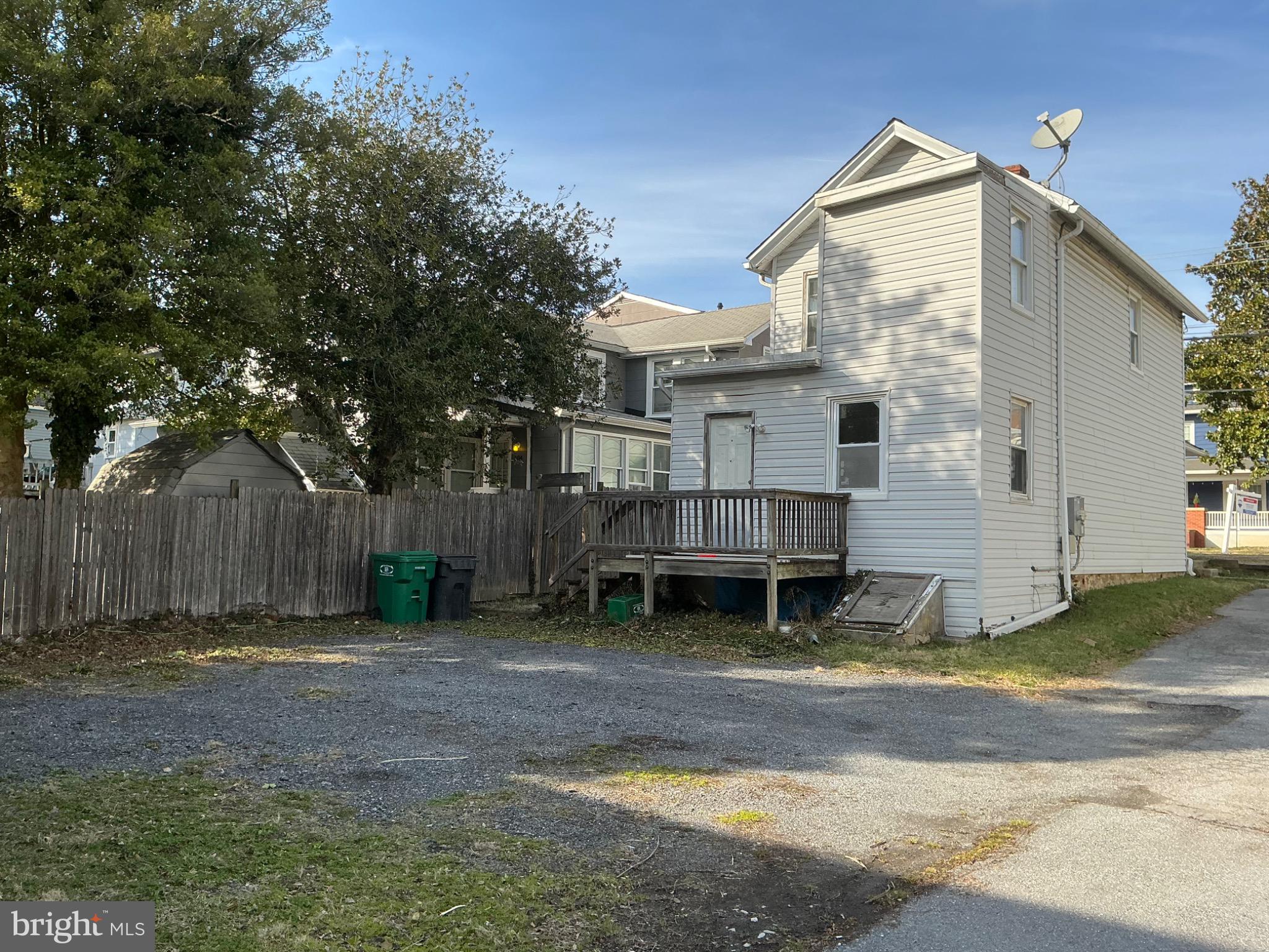 910 MONTGOMERY STREET A