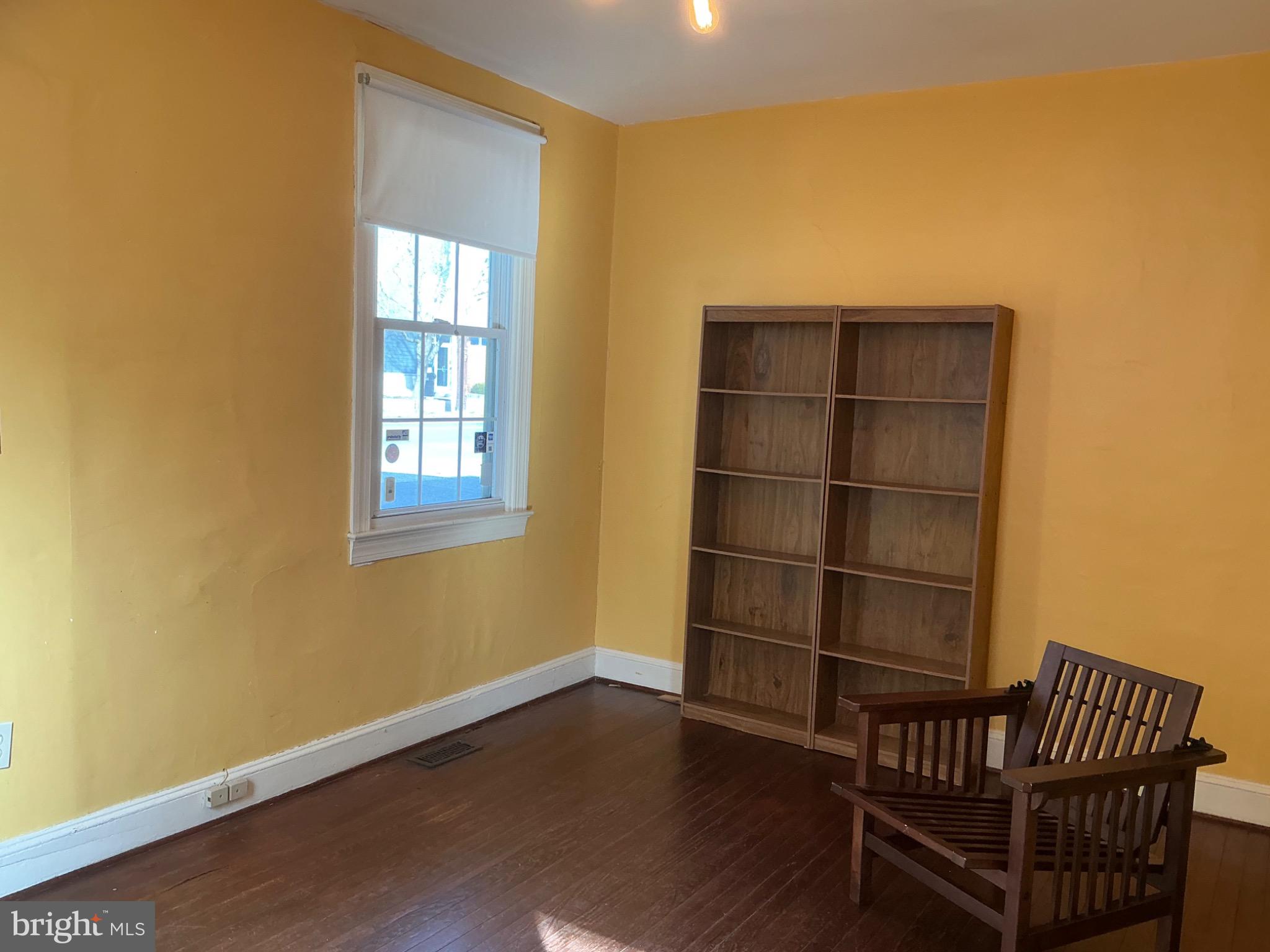 910 MONTGOMERY STREET A