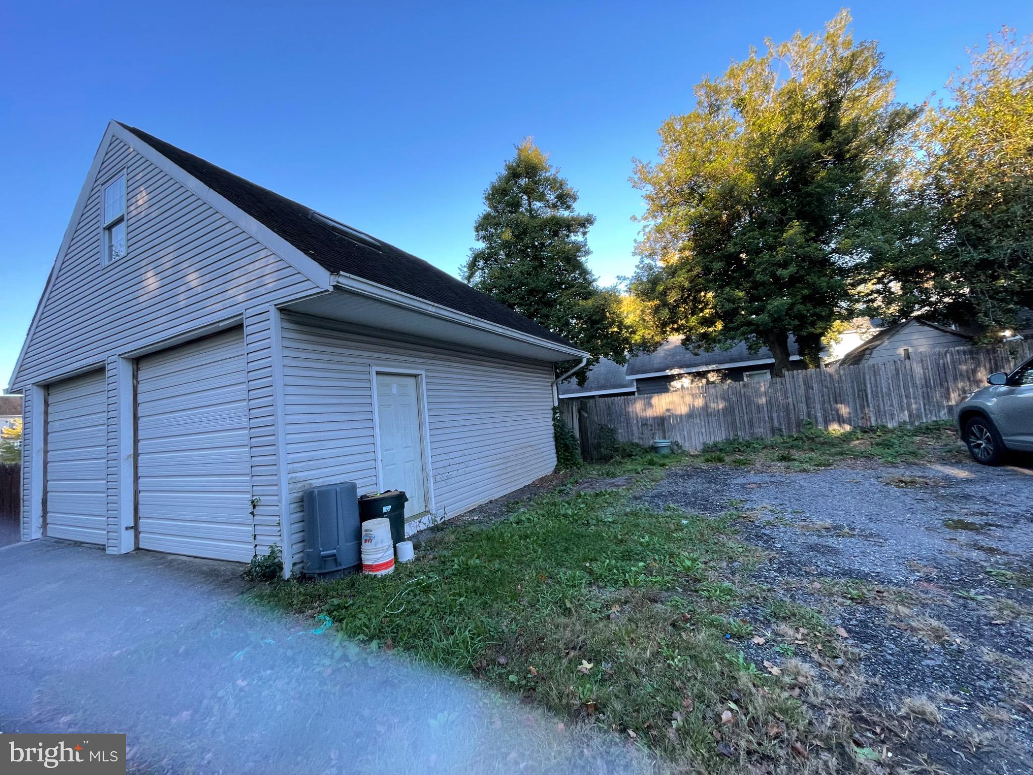 910 MONTGOMERY STREET A