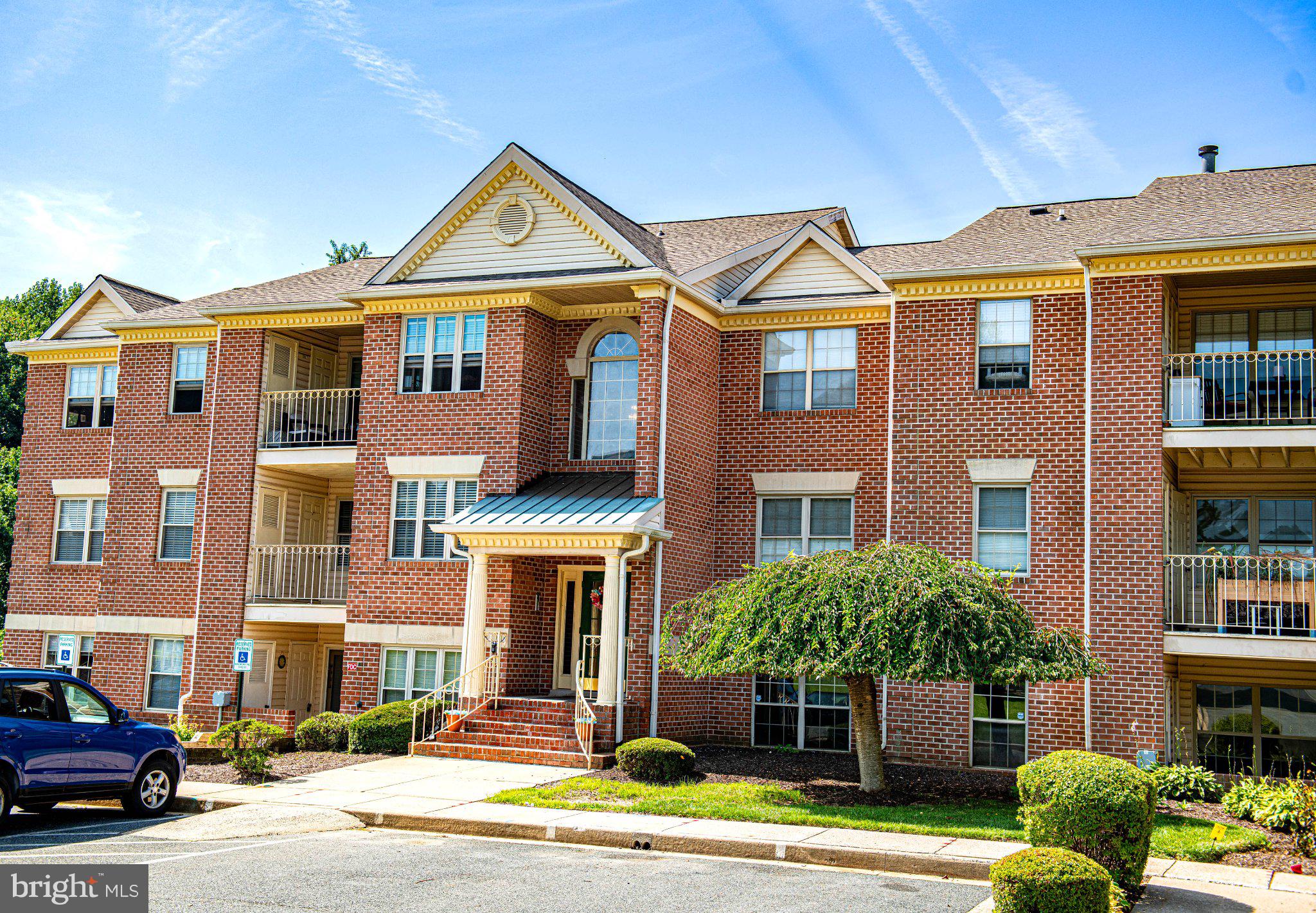 1712 LANDMARK DRIVE K 1712-K