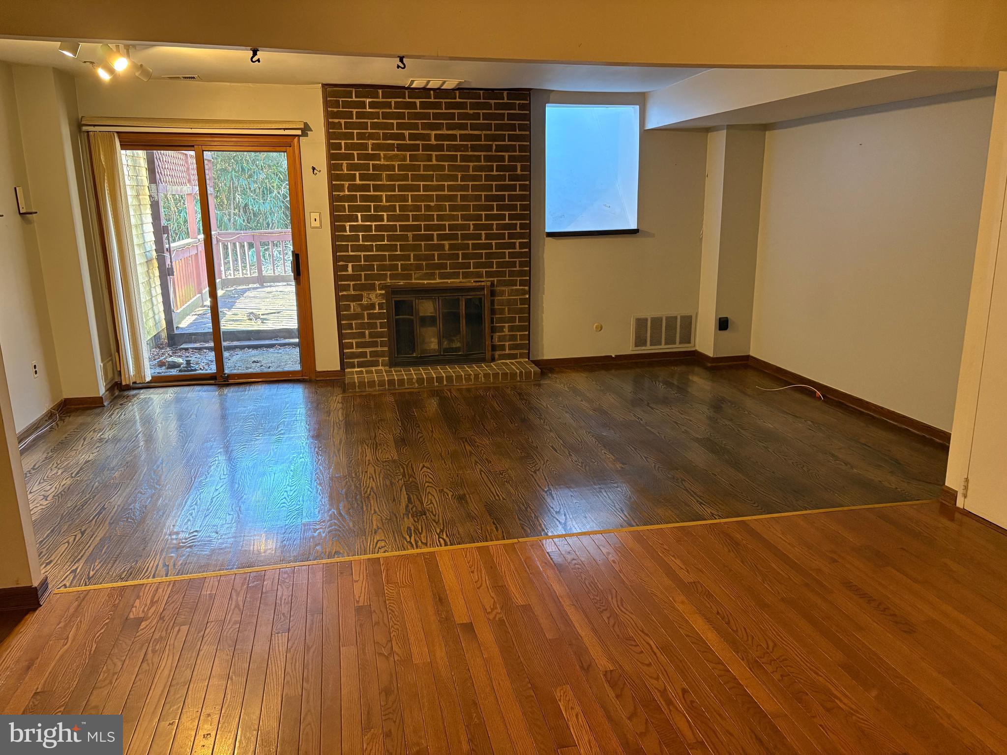 COMSTOCK - Residential