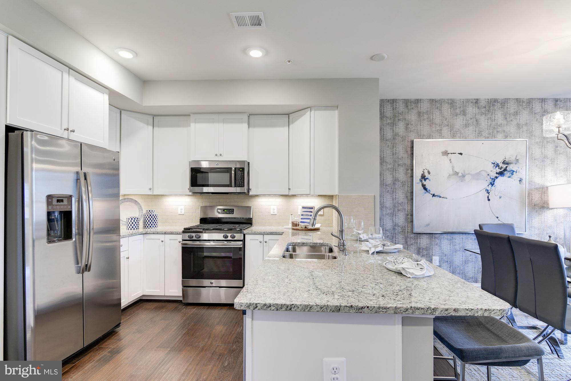 OAKDALE VILLAGE - Residential