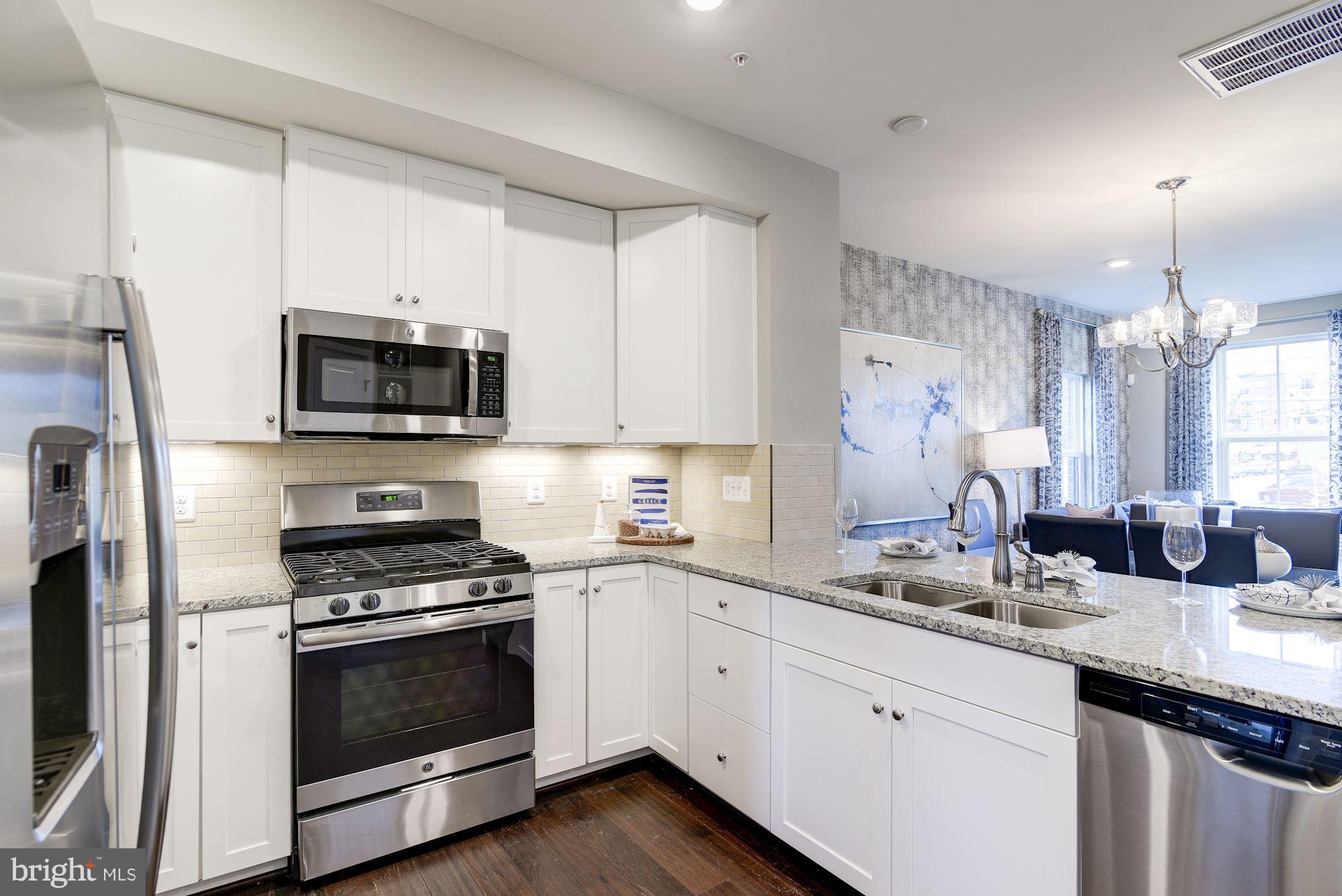 OAKDALE VILLAGE - Residential