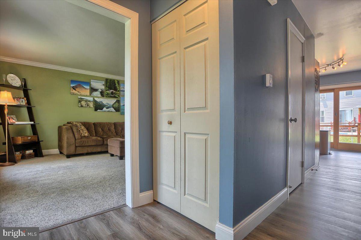CROOKED HILL FARMS - Residential