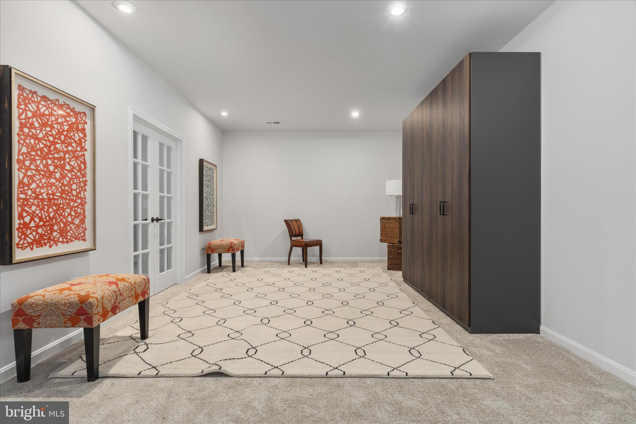 ABRAMS POINTE - Residential