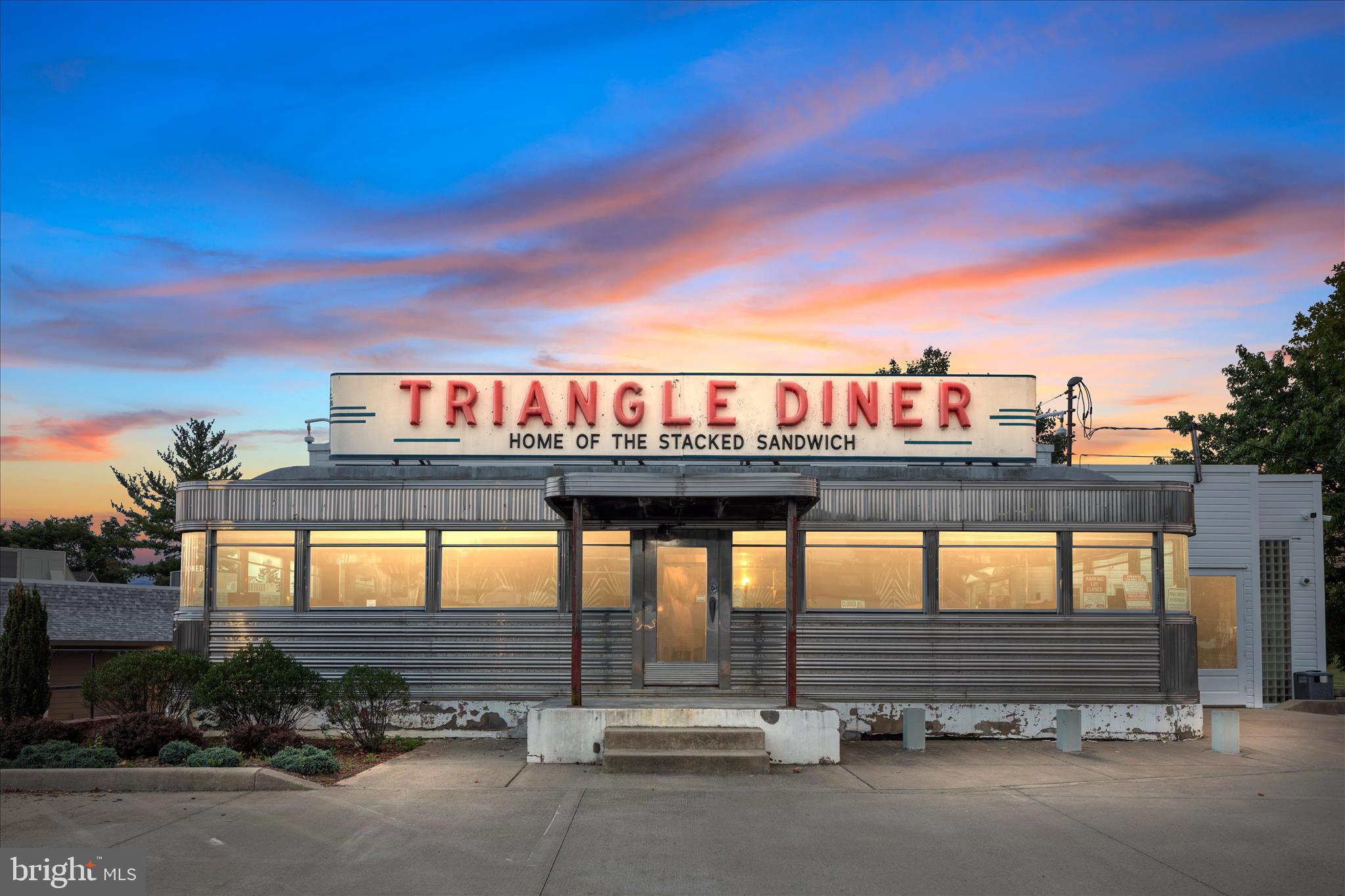 ABRAMS POINTE - Residential