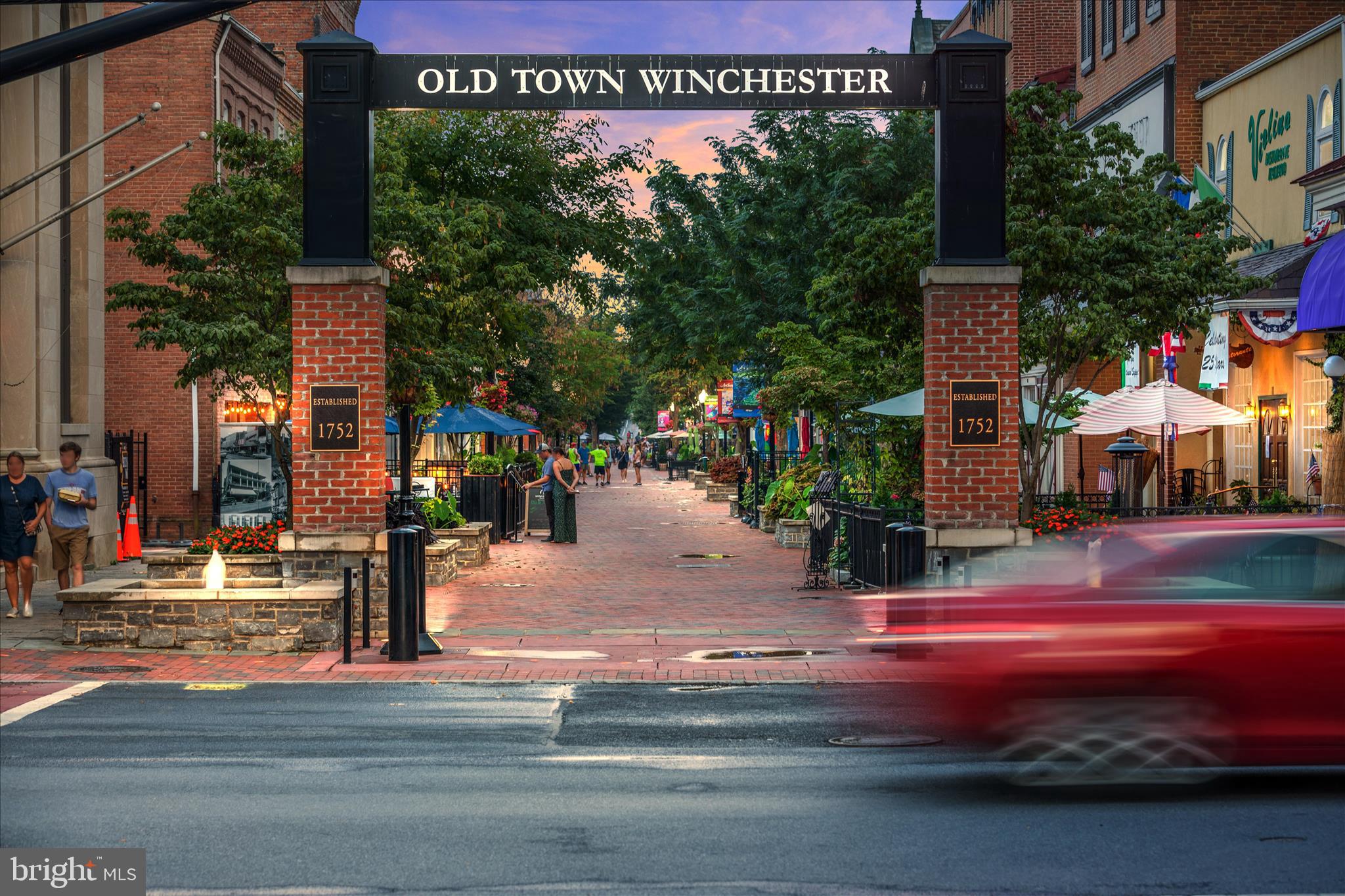 ABRAMS POINTE - Residential