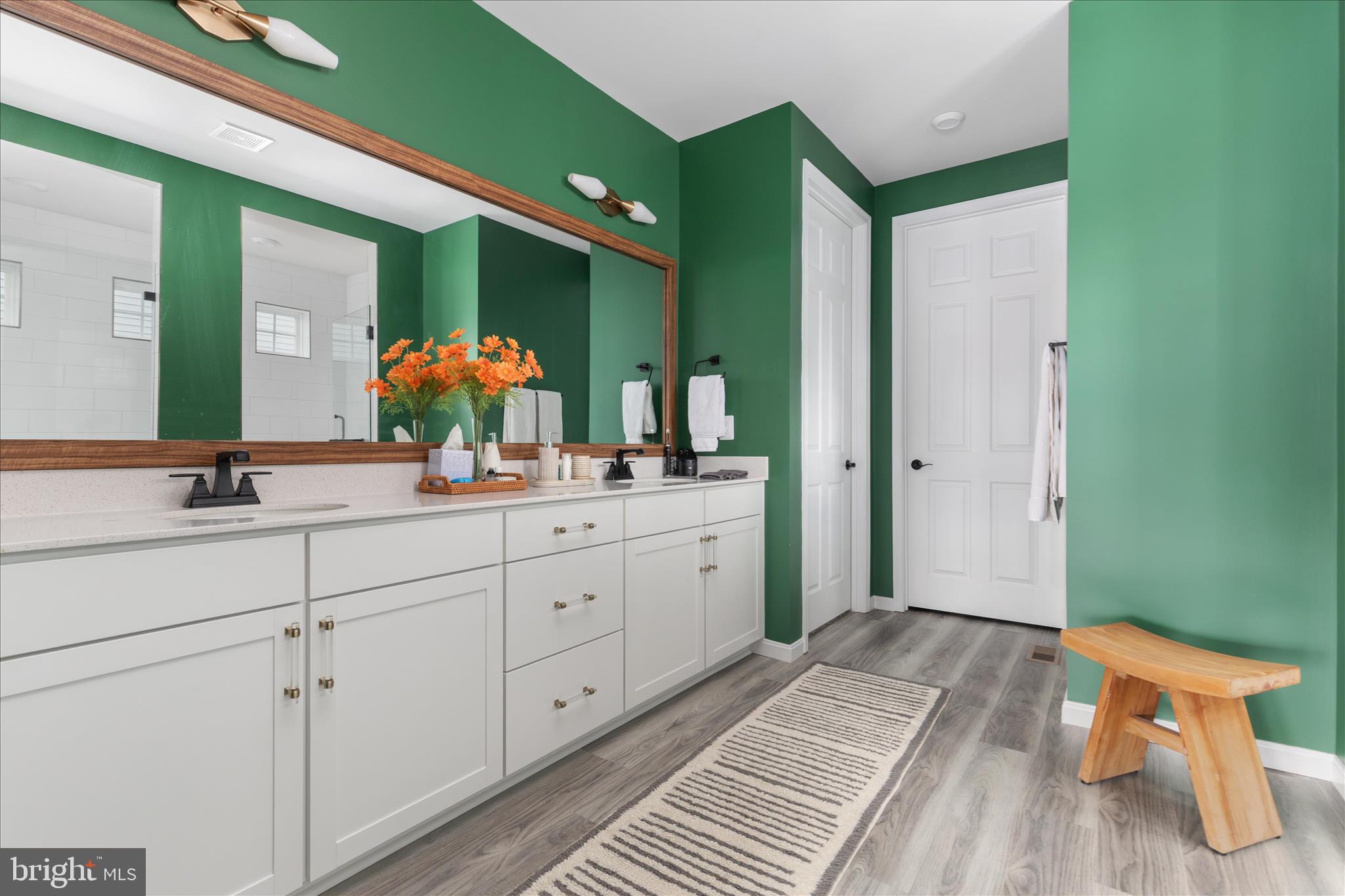 ABRAMS POINTE - Residential