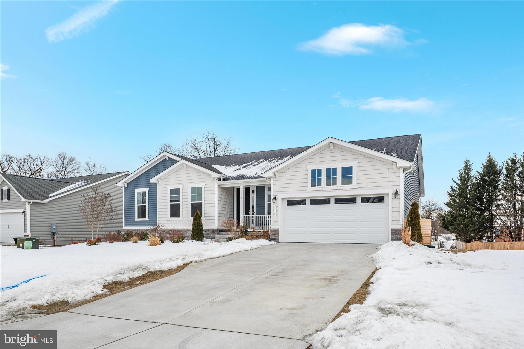 ABRAMS POINTE - Residential