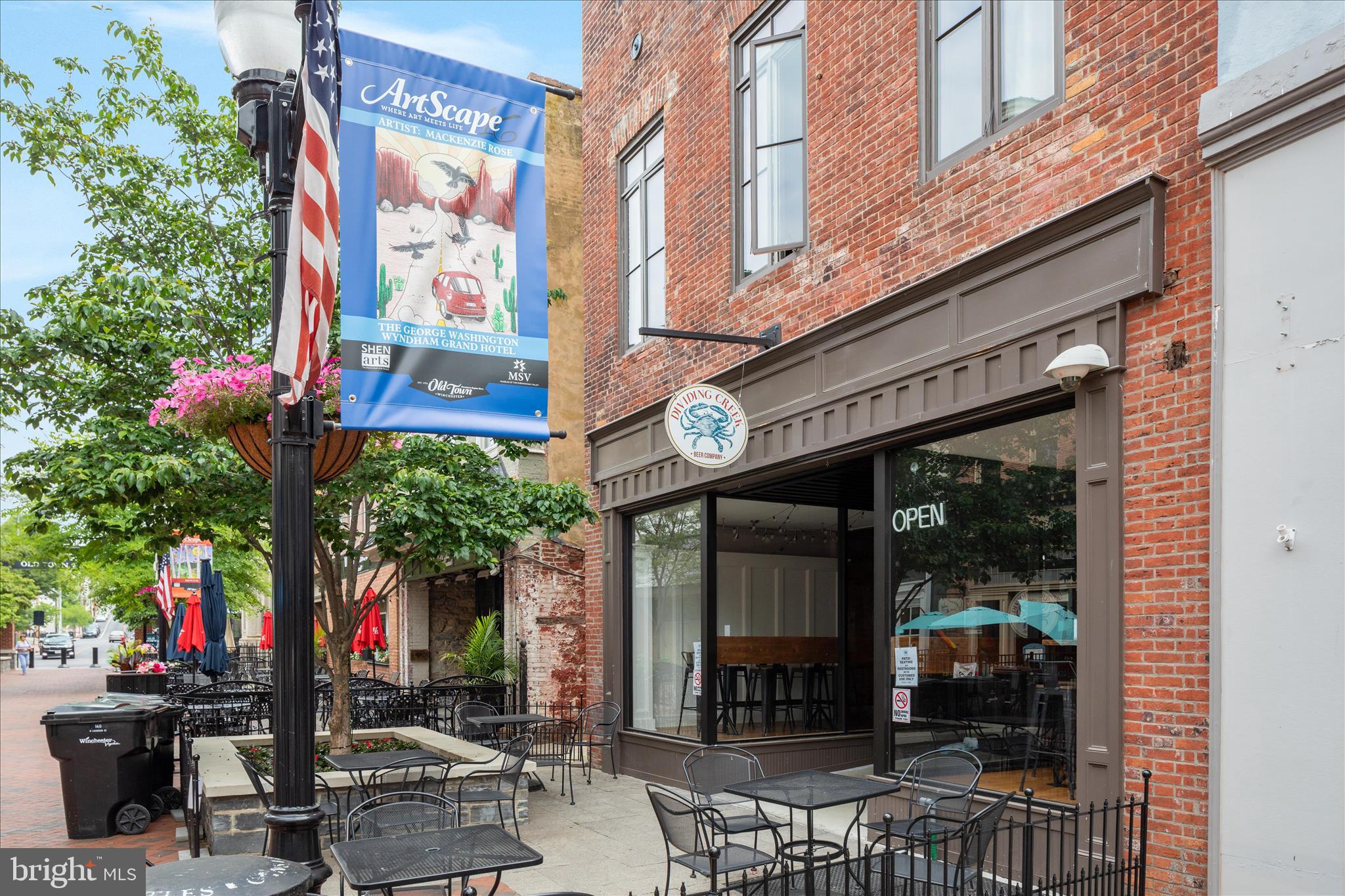 ABRAMS POINTE - Residential