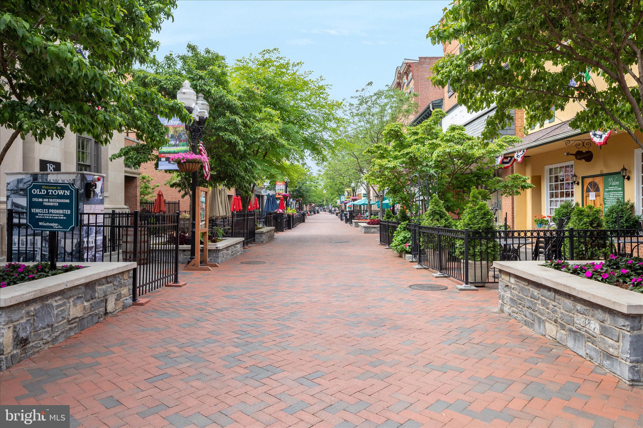 ABRAMS POINTE - Residential