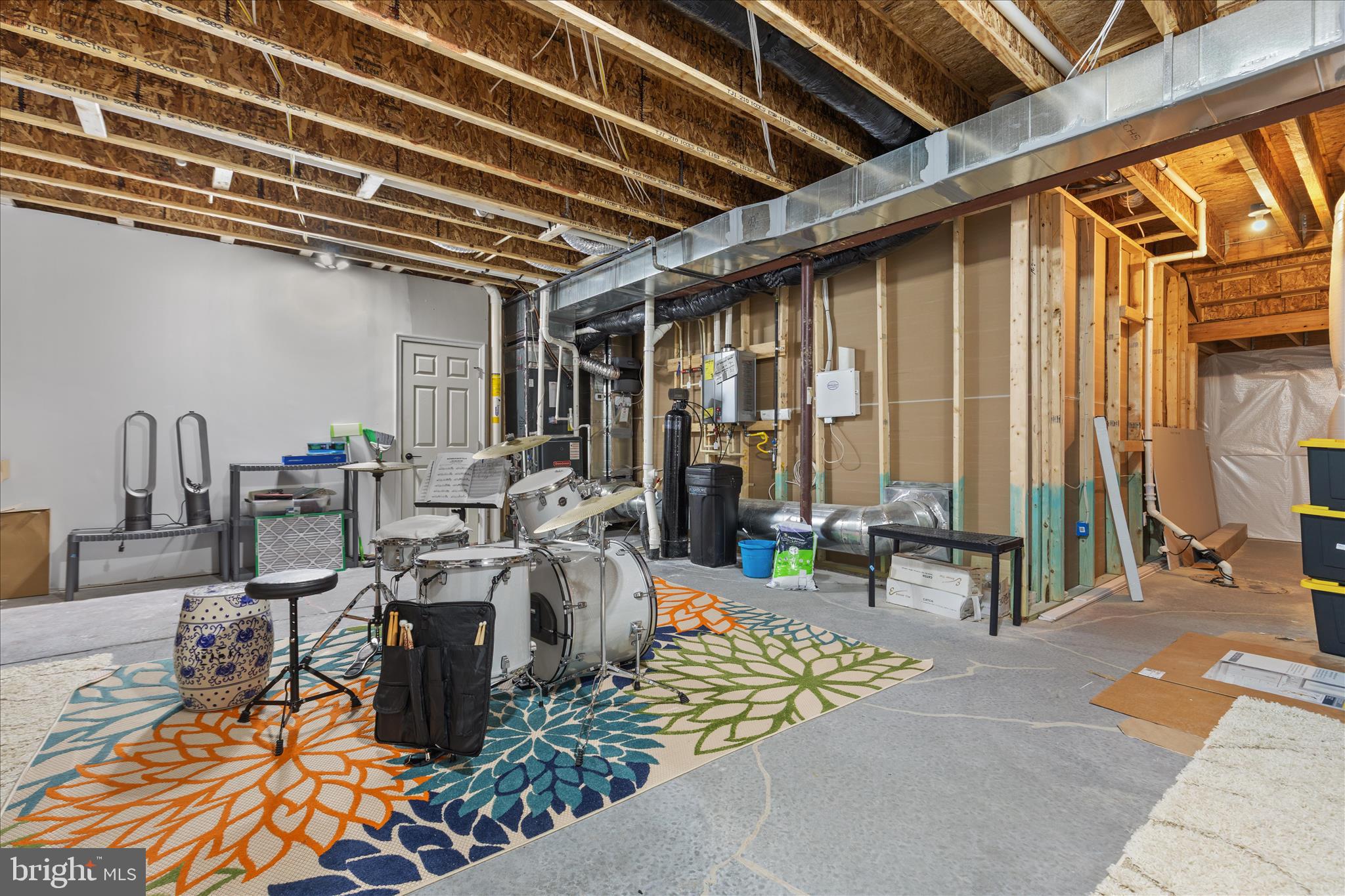 ABRAMS POINTE - Residential