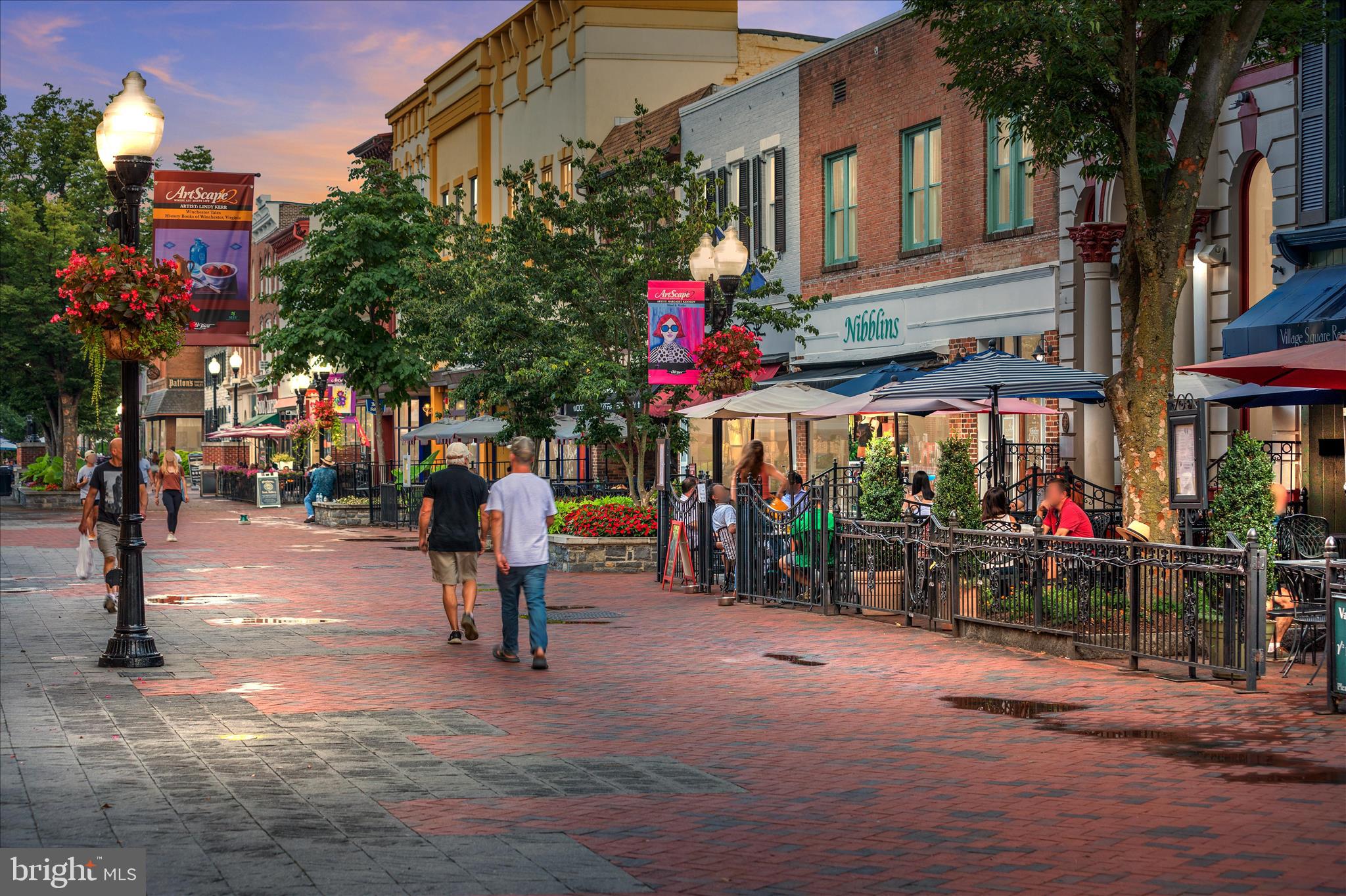 ABRAMS POINTE - Residential