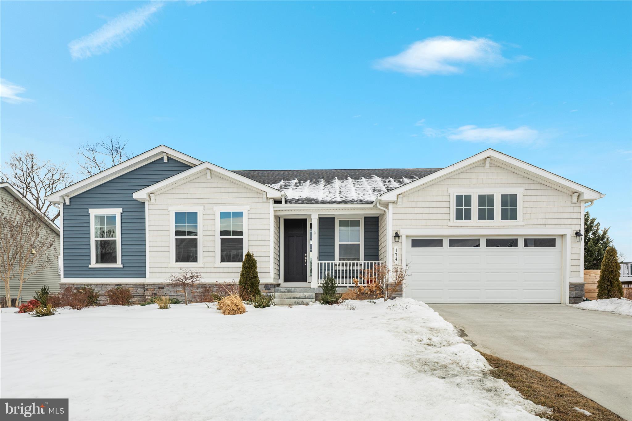 ABRAMS POINTE - Residential