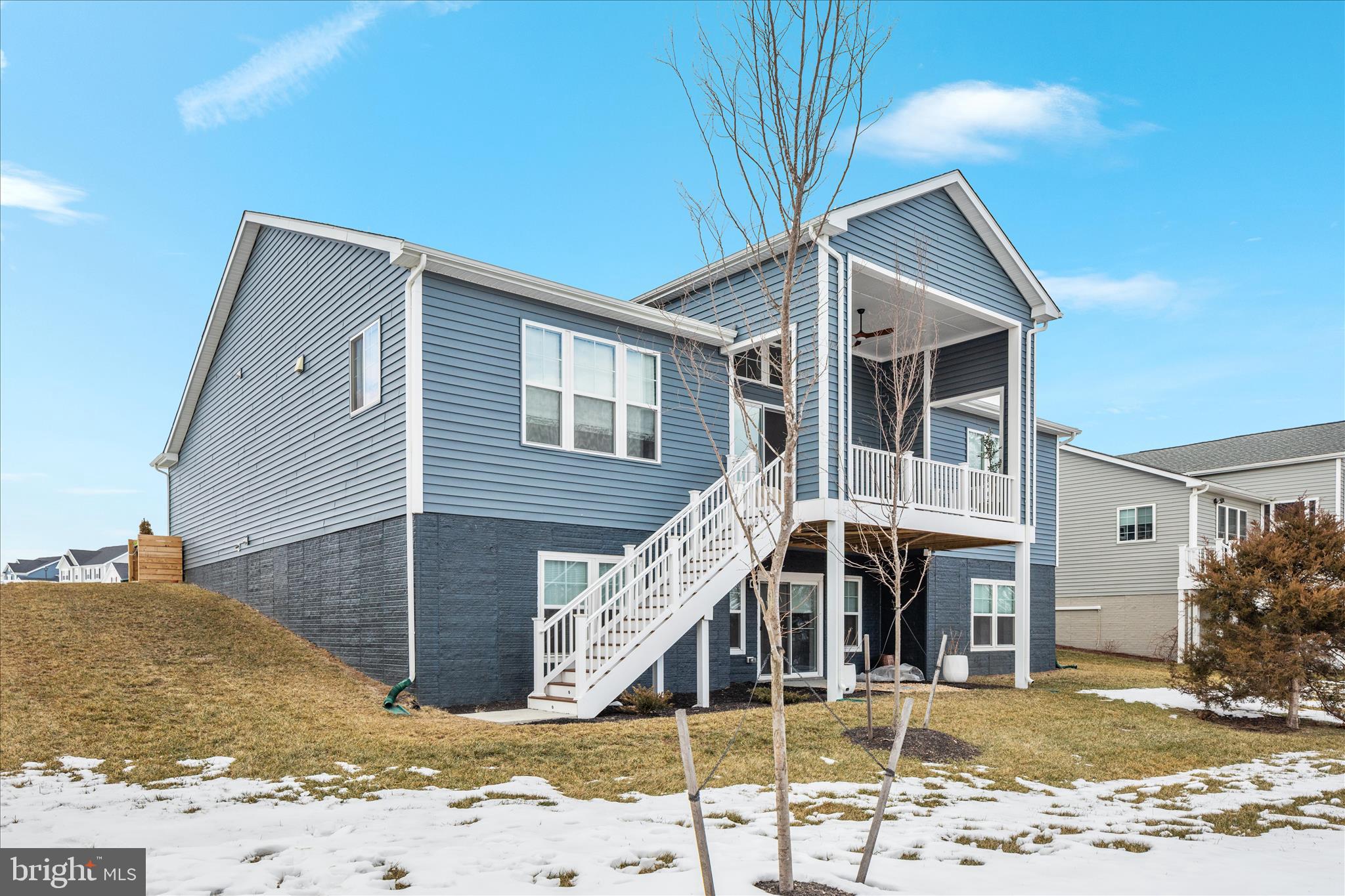 ABRAMS POINTE - Residential