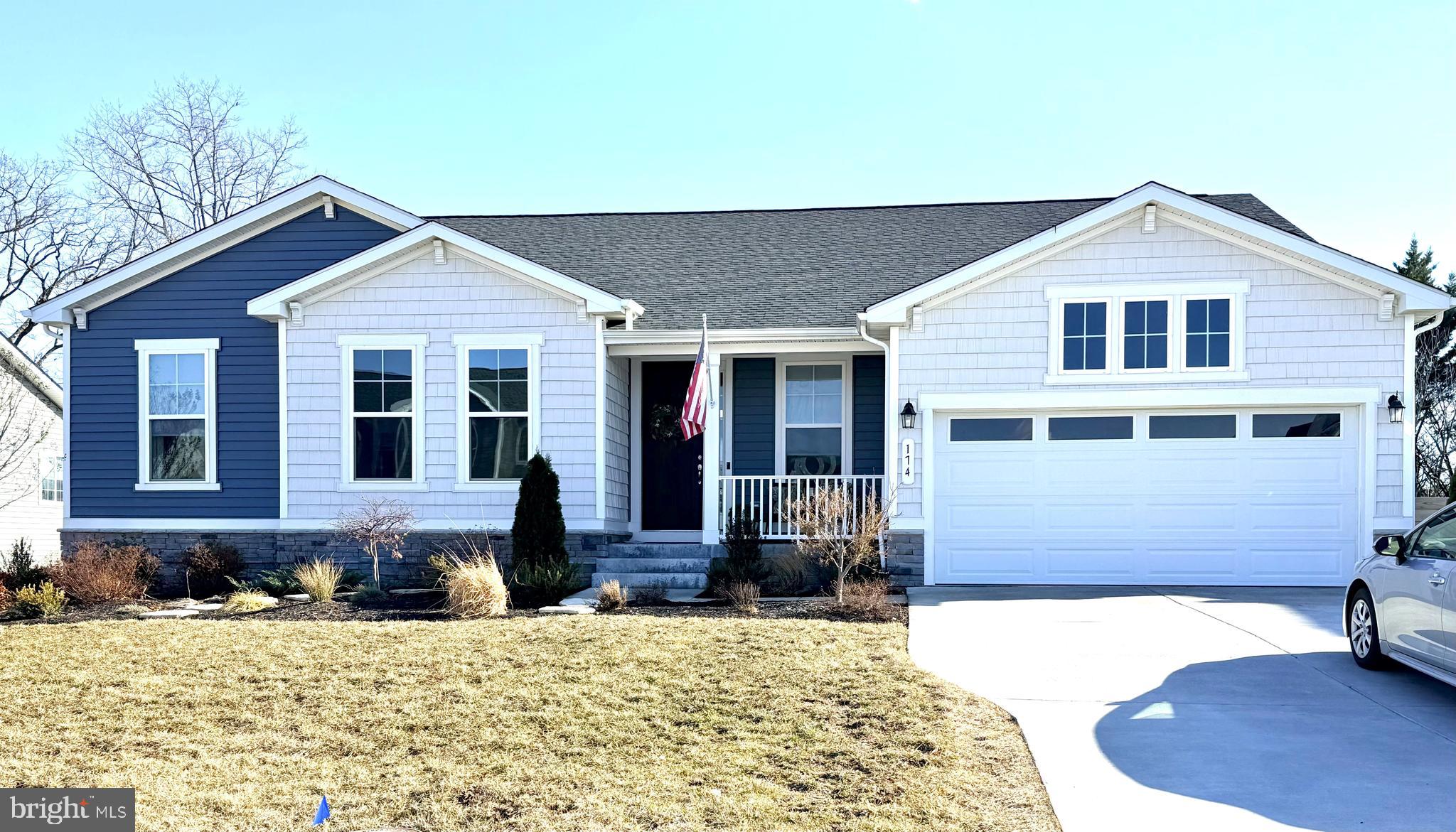 ABRAMS POINTE - Residential