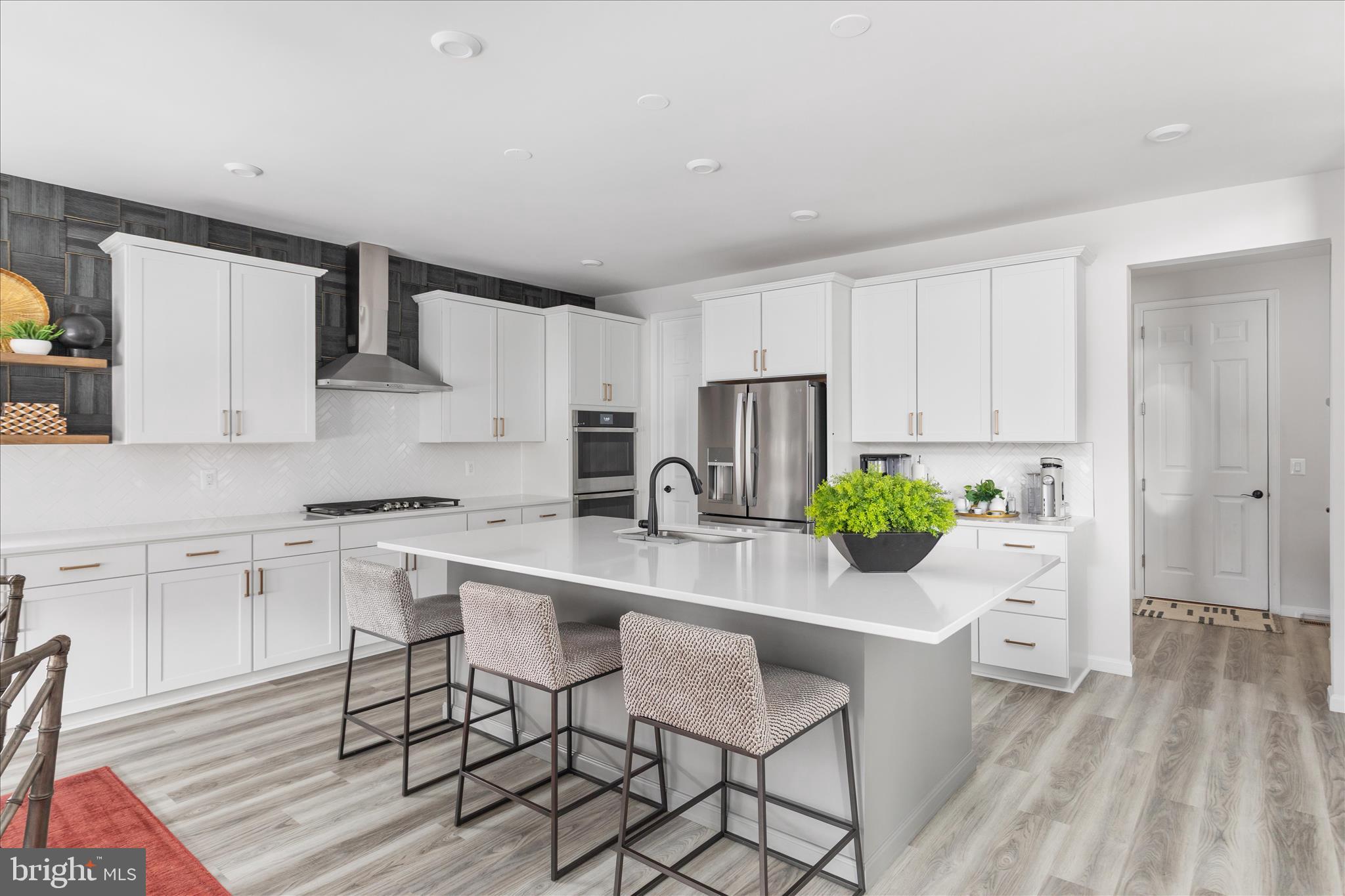 ABRAMS POINTE - Residential