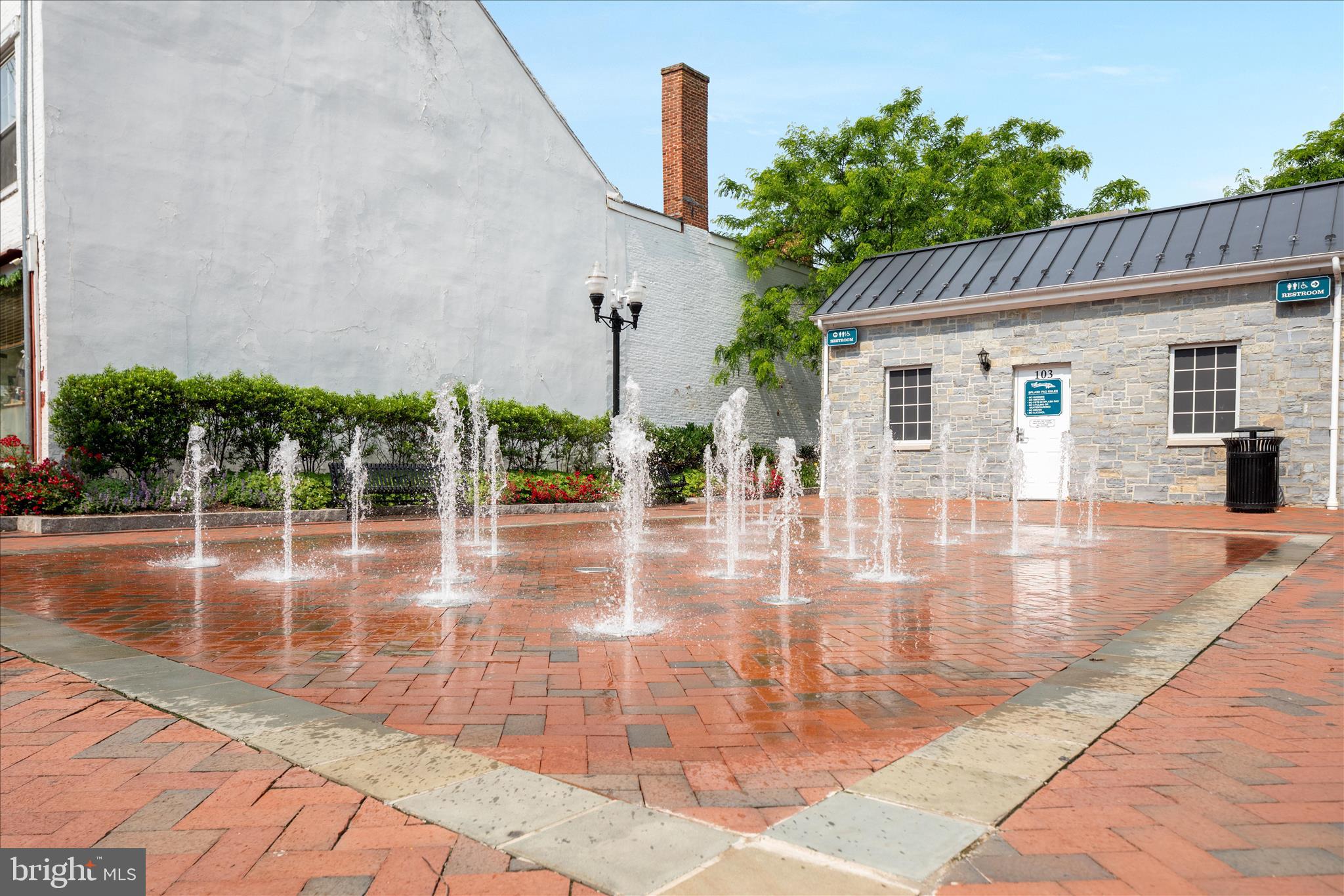 ABRAMS POINTE - Residential